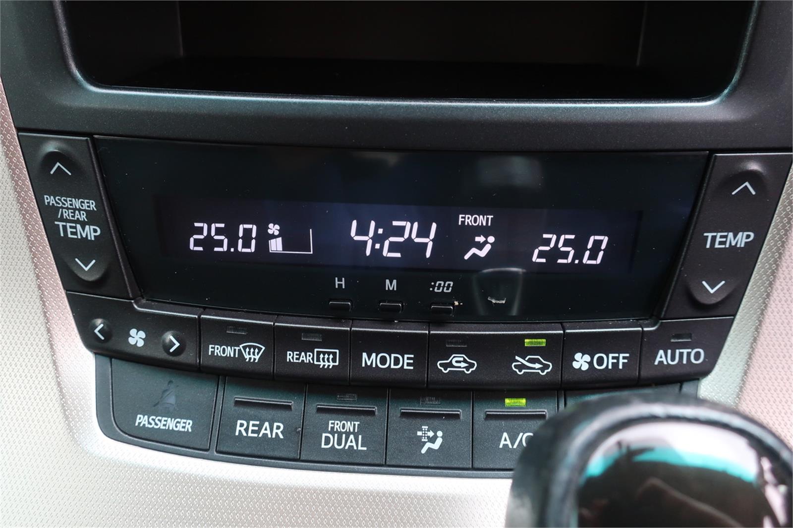 
								Toyota Alphard Gasoline 3.5L 2013 full									