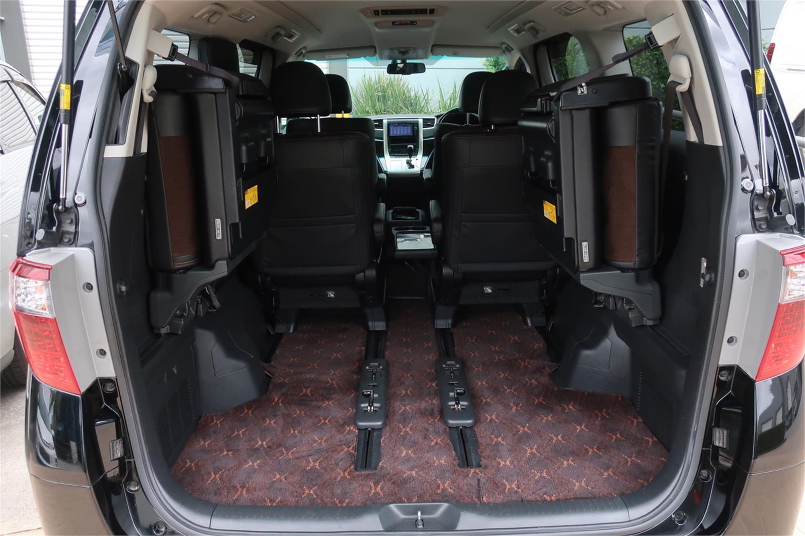 
								Toyota Alphard Gasoline 3.5L 2013 full									