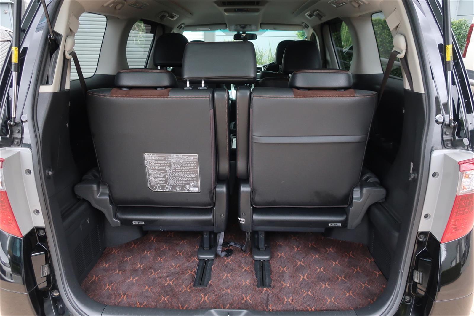 
								Toyota Alphard Gasoline 3.5L 2013 full									