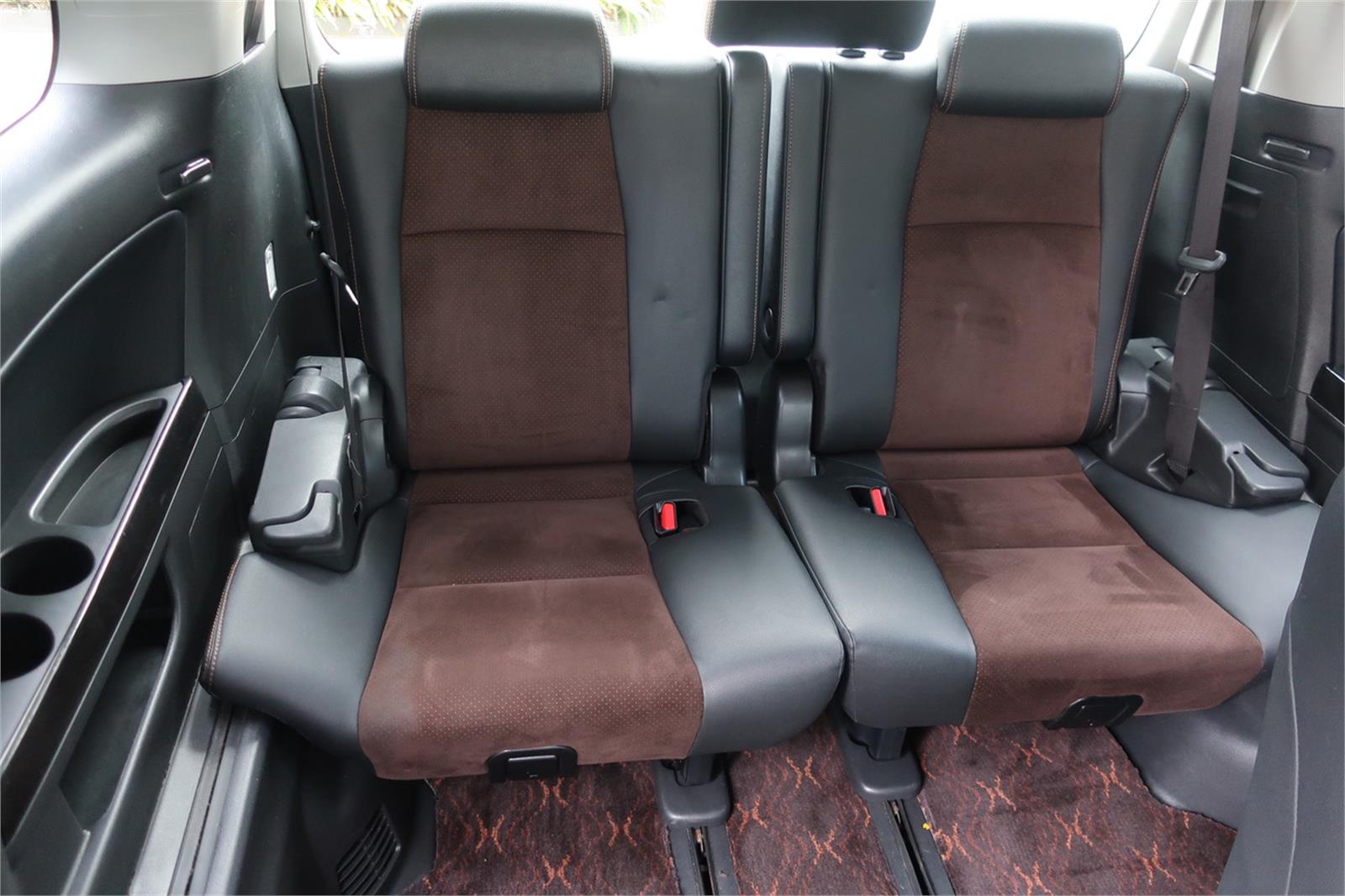 
								Toyota Alphard Gasoline 3.5L 2013 full									
