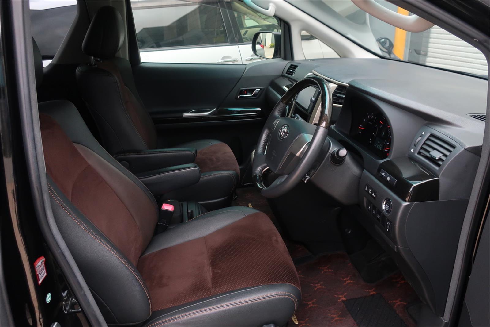 
								Toyota Alphard Gasoline 3.5L 2013 full									
