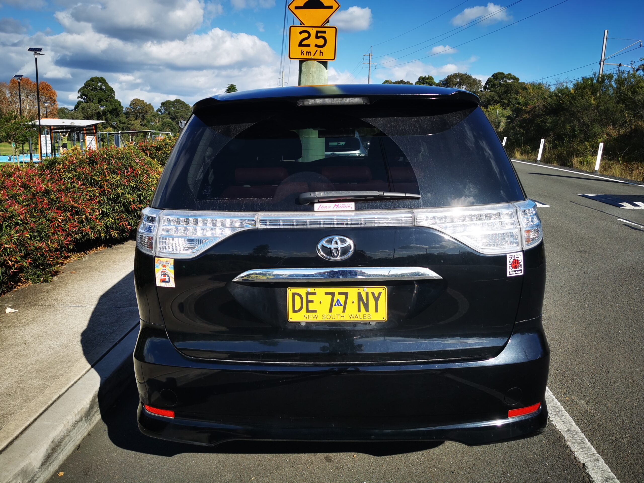 
								Toyota Estima Hybrid ahr20w 2011 full									