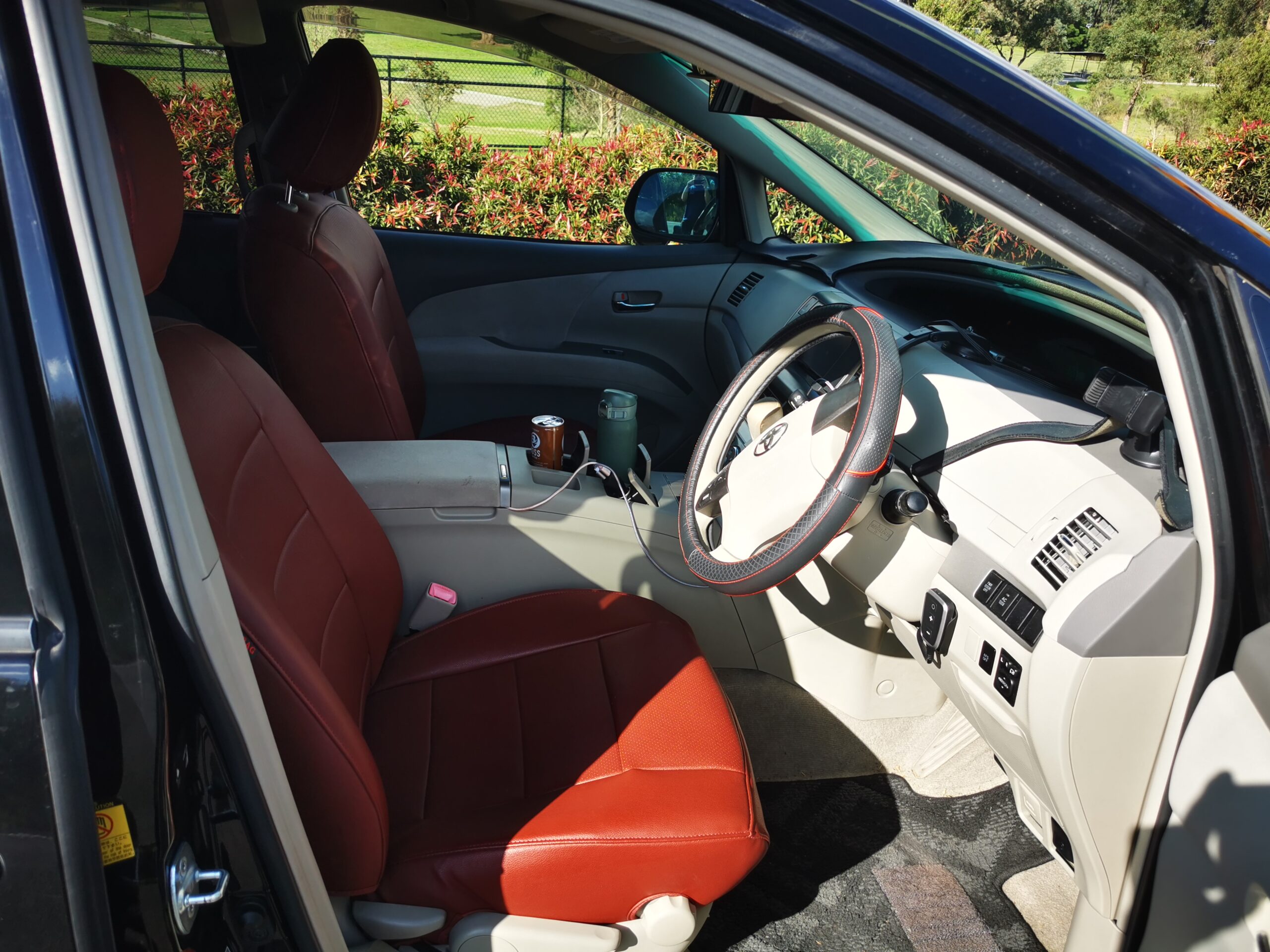 
								Toyota Estima Hybrid ahr20w 2011 full									