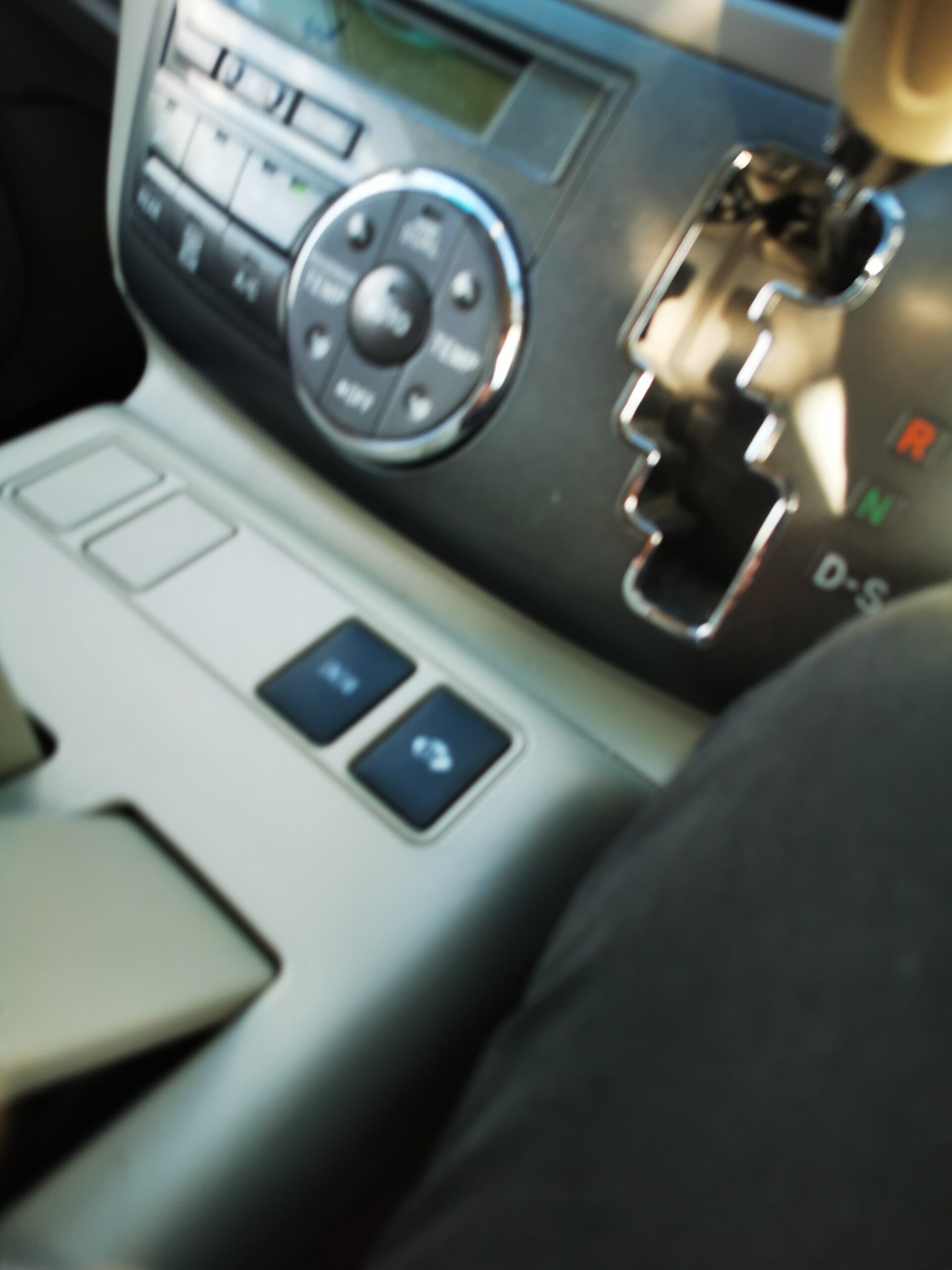 
								Toyota Estima Hybrid ahr20w 2011 full									