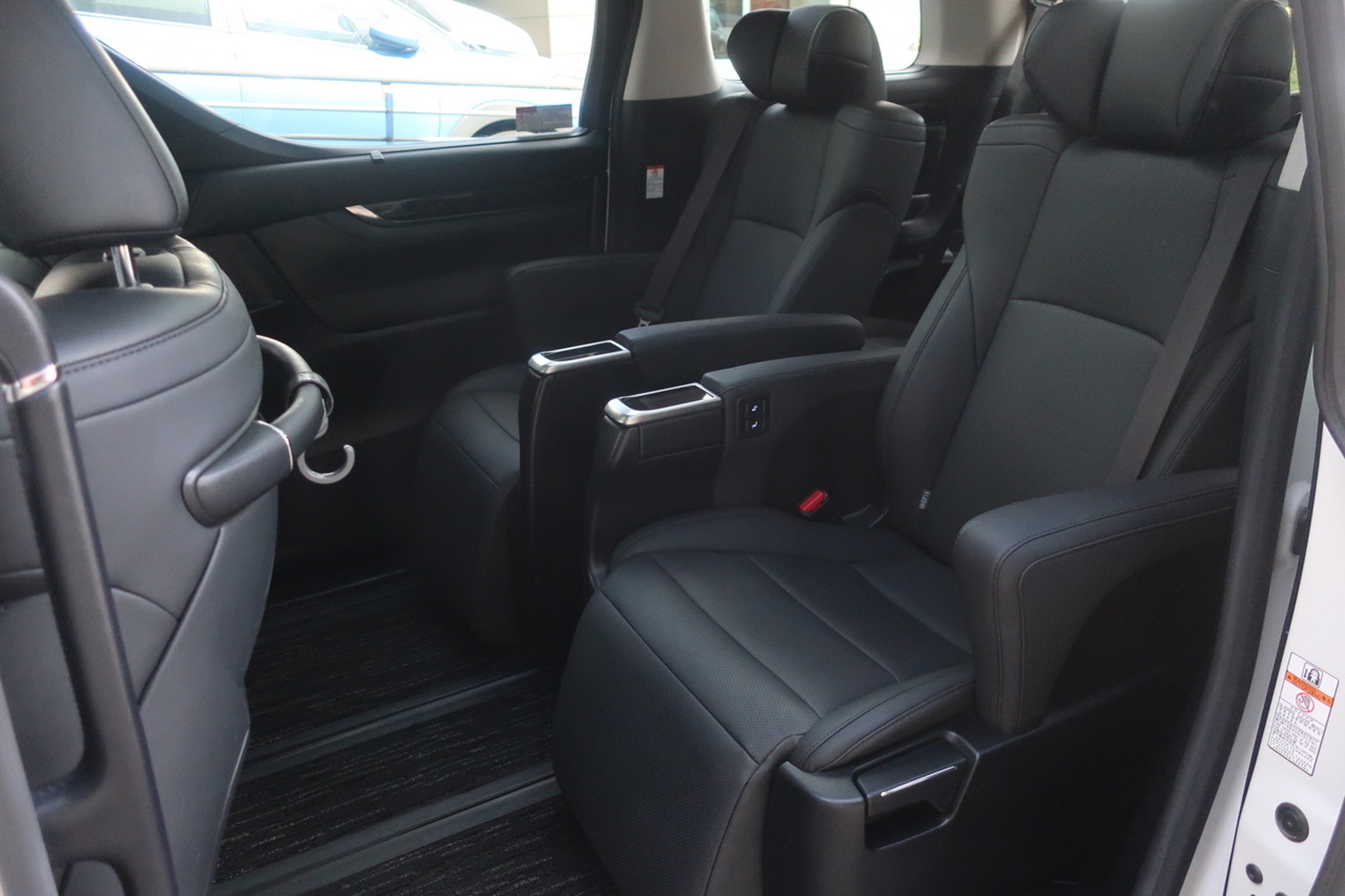 
								Toyota Vellfire Gasoline 2.5L Hybrid 2020 full									