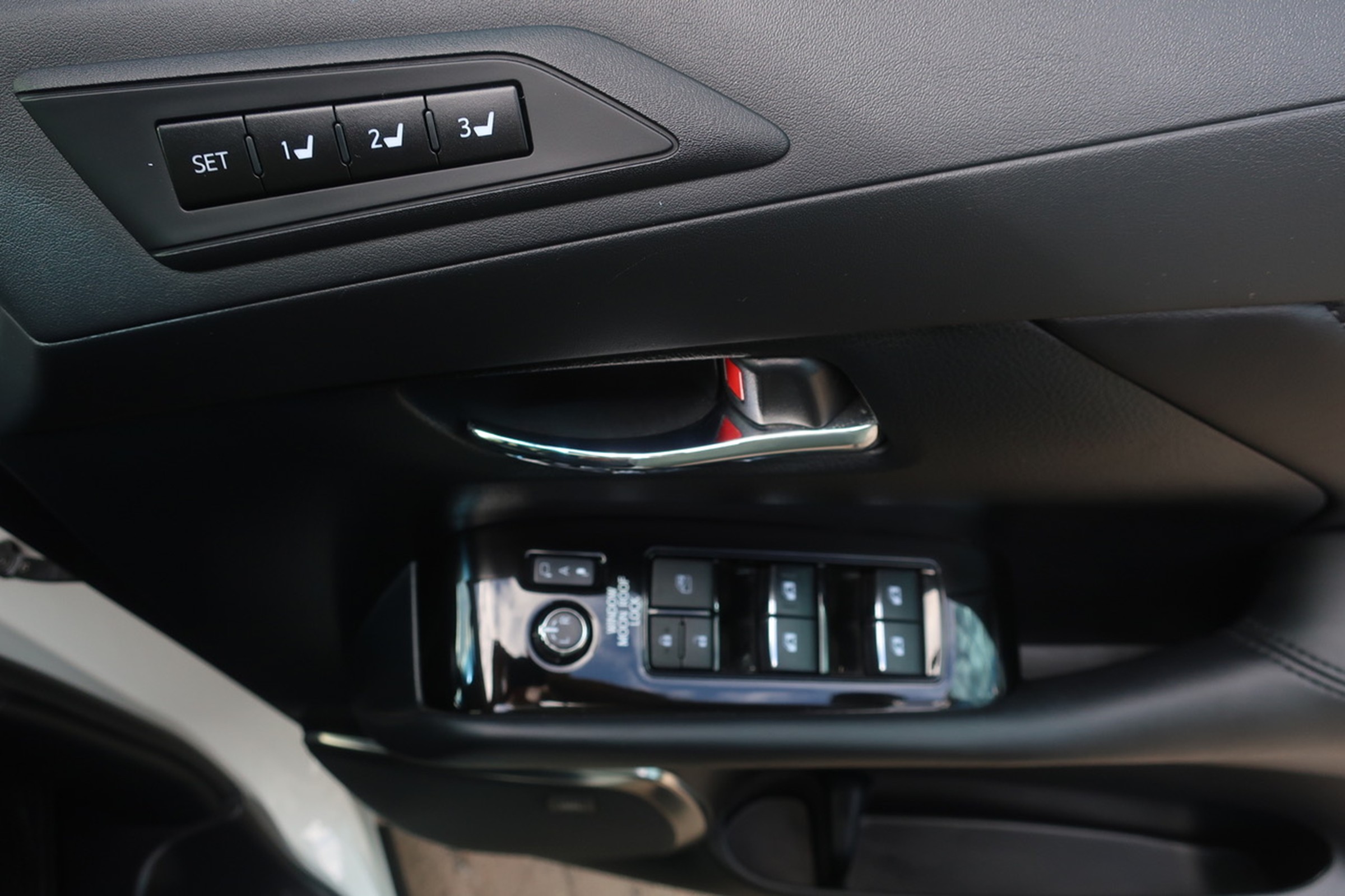 
								Toyota Vellfire Gasoline 2.5L Hybrid 2020 full									
