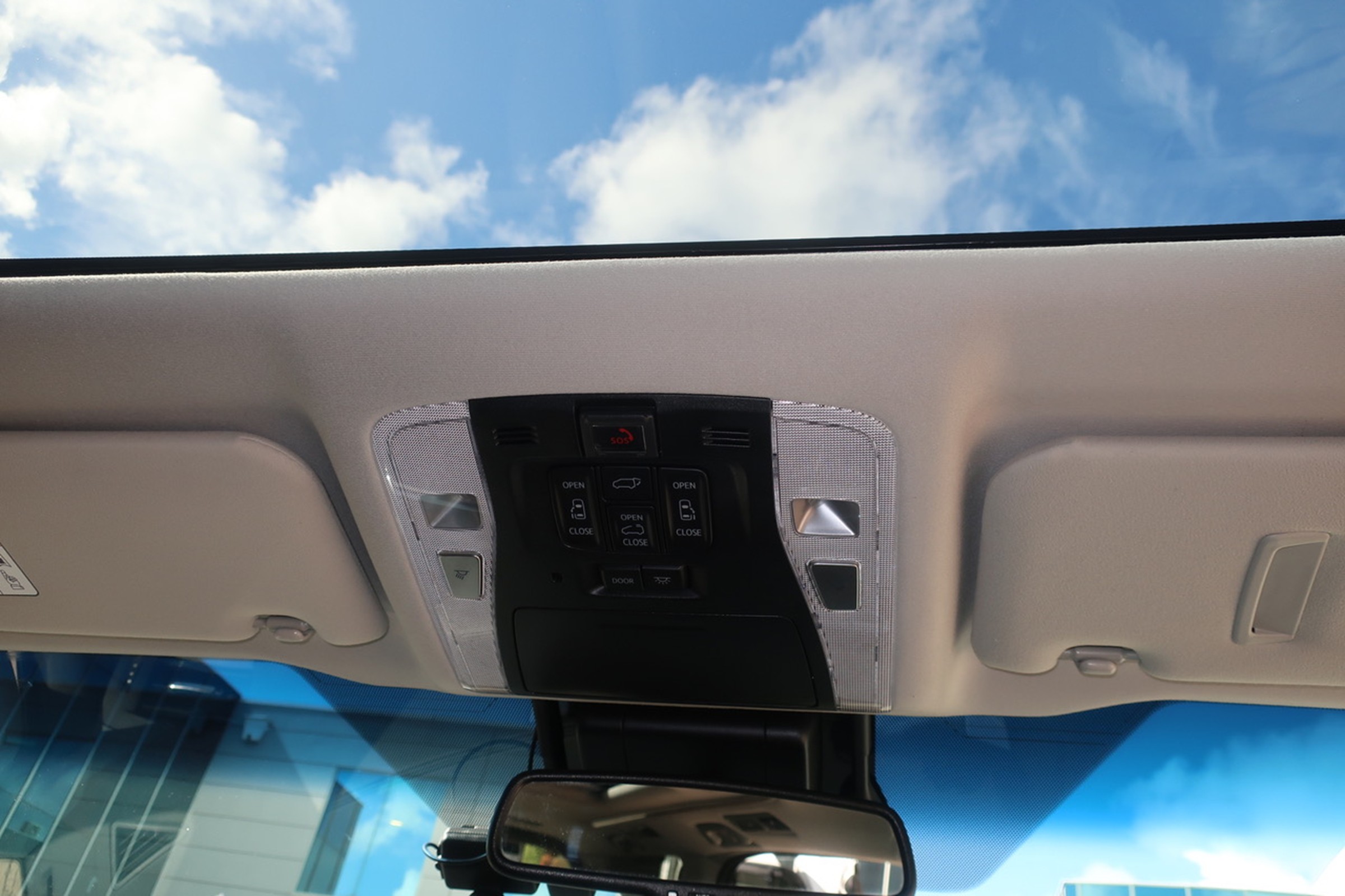 
								Toyota Vellfire Gasoline 2.5L Hybrid 2020 full									