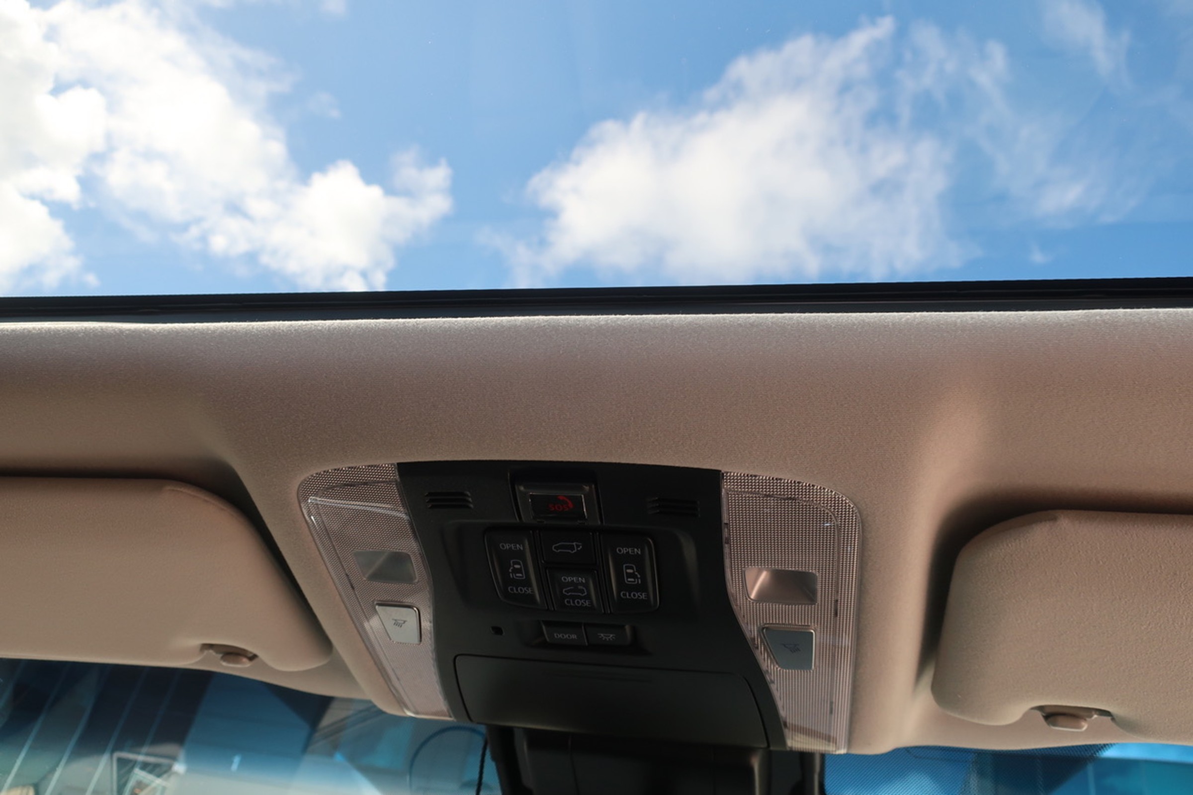 
								Toyota Vellfire Gasoline 2.5L Hybrid 2020 full									