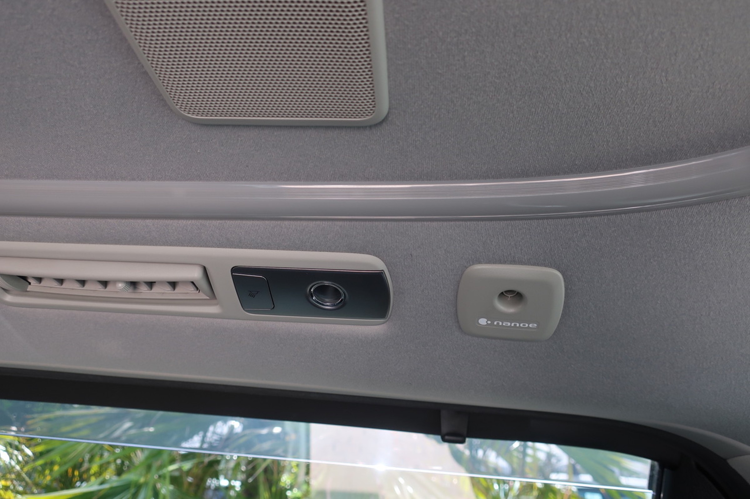
								Toyota Vellfire Gasoline 2.5L Hybrid 2020 full									