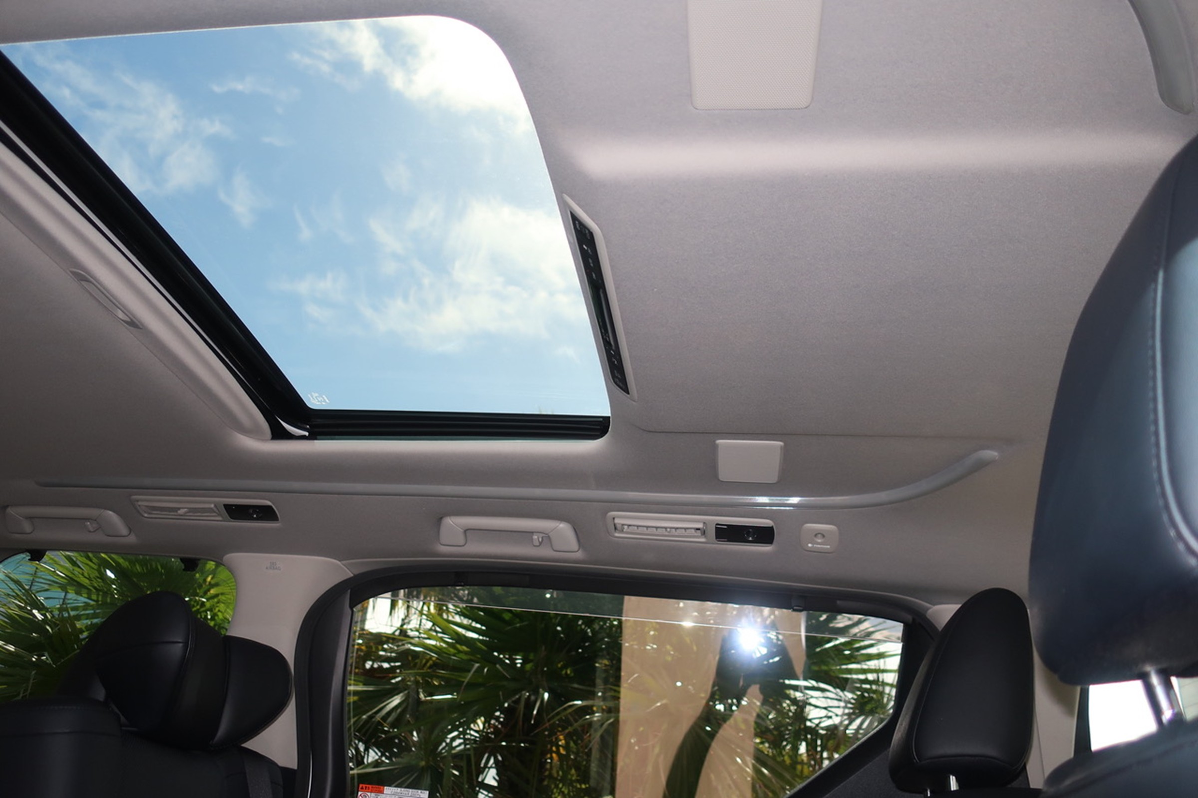 
								Toyota Vellfire Gasoline 2.5L Hybrid 2020 full									