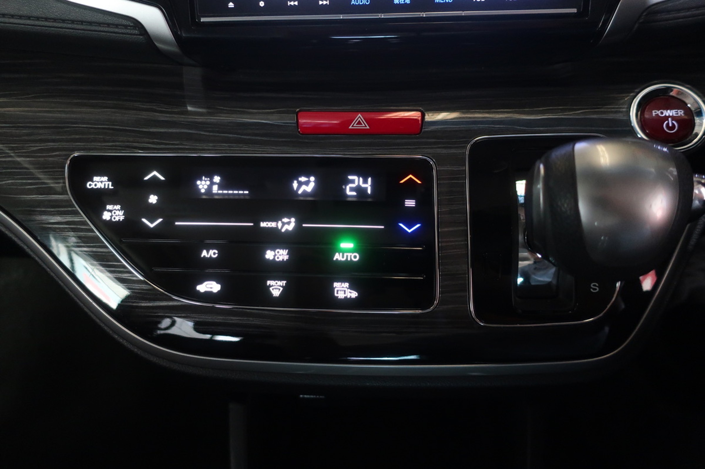 
								Honda Odyssey Hybrid 2016 full									