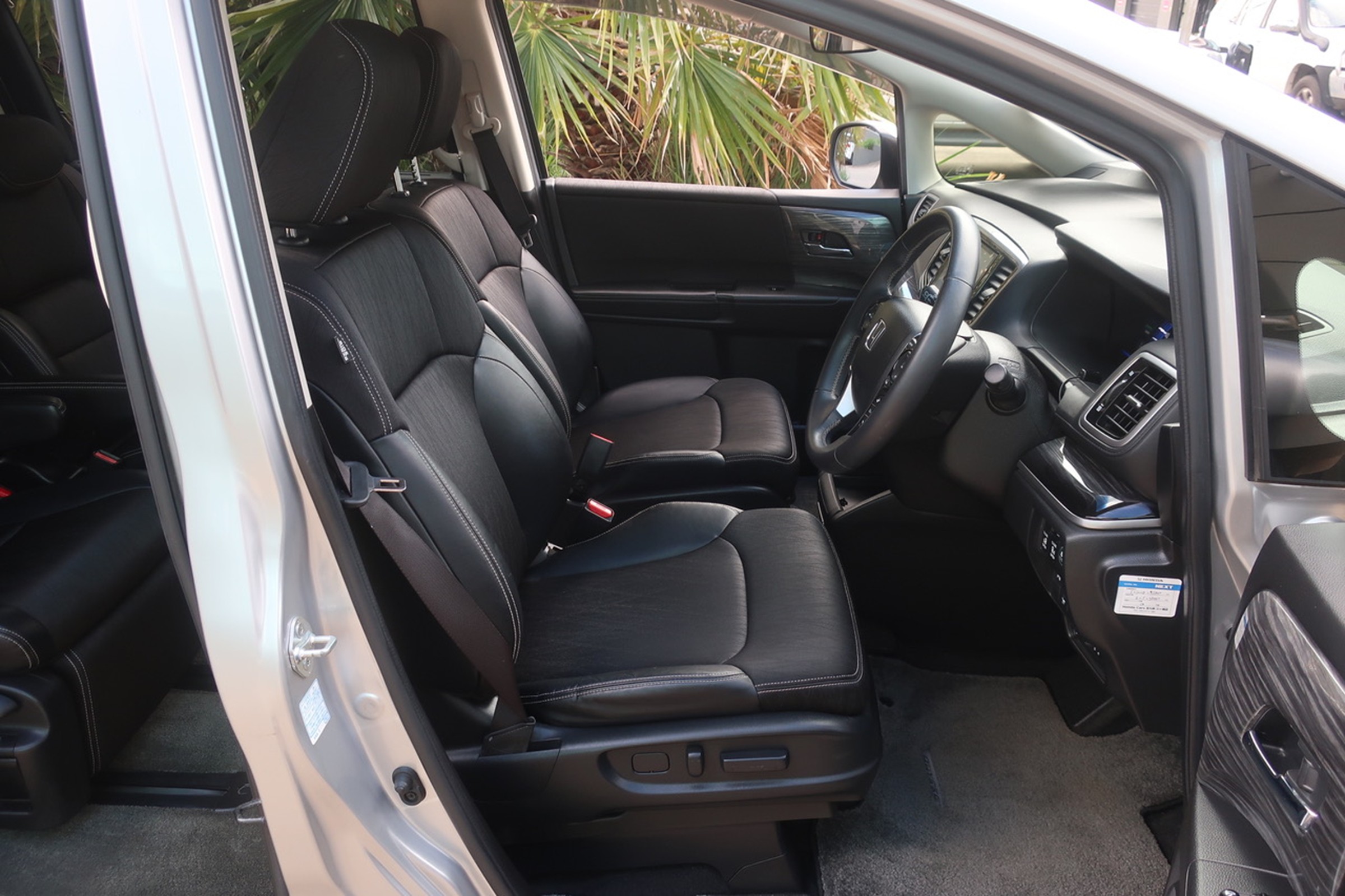 
								Honda Odyssey Hybrid 2016 full									