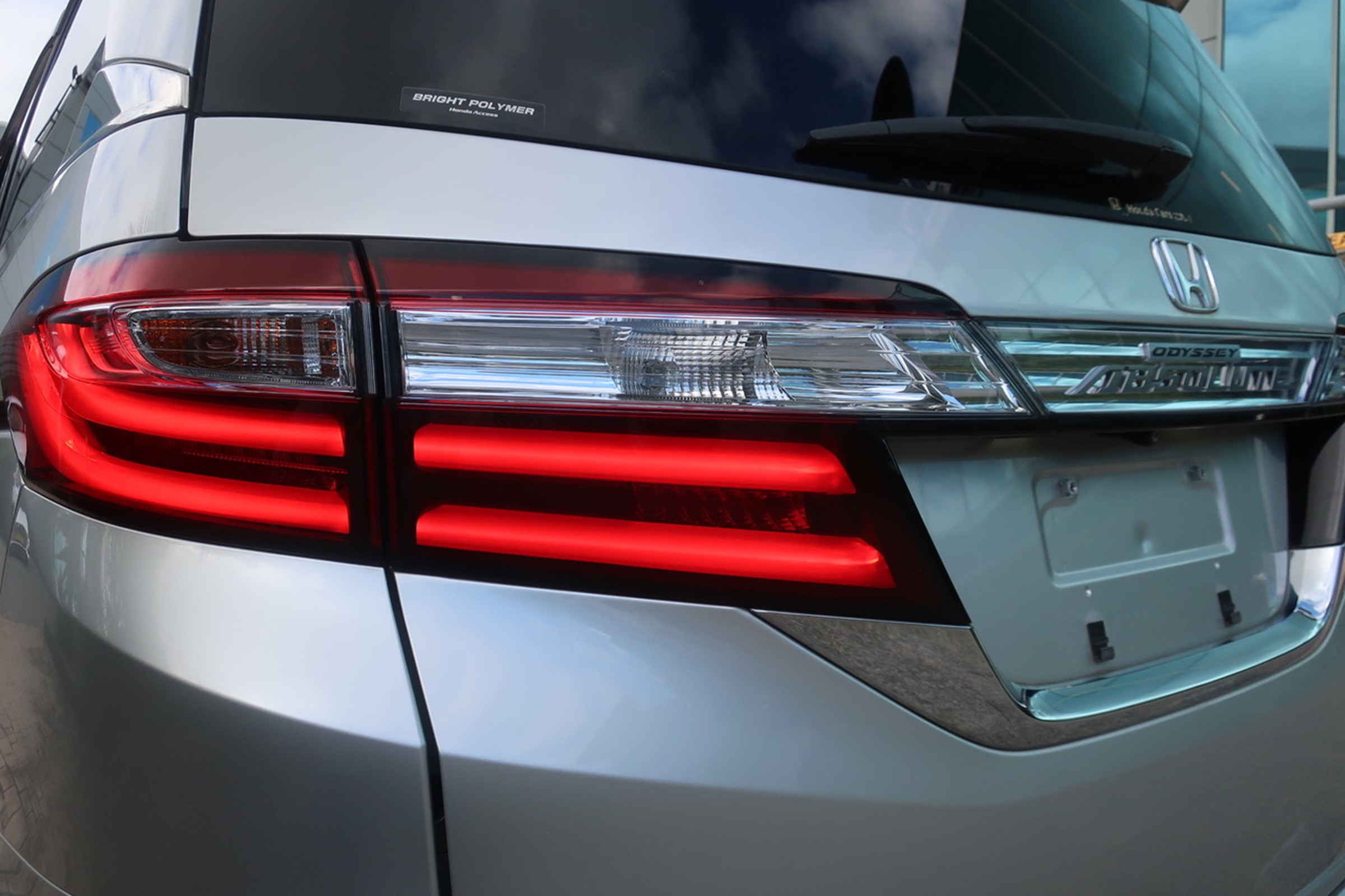 
								Honda Odyssey Hybrid 2016 full									