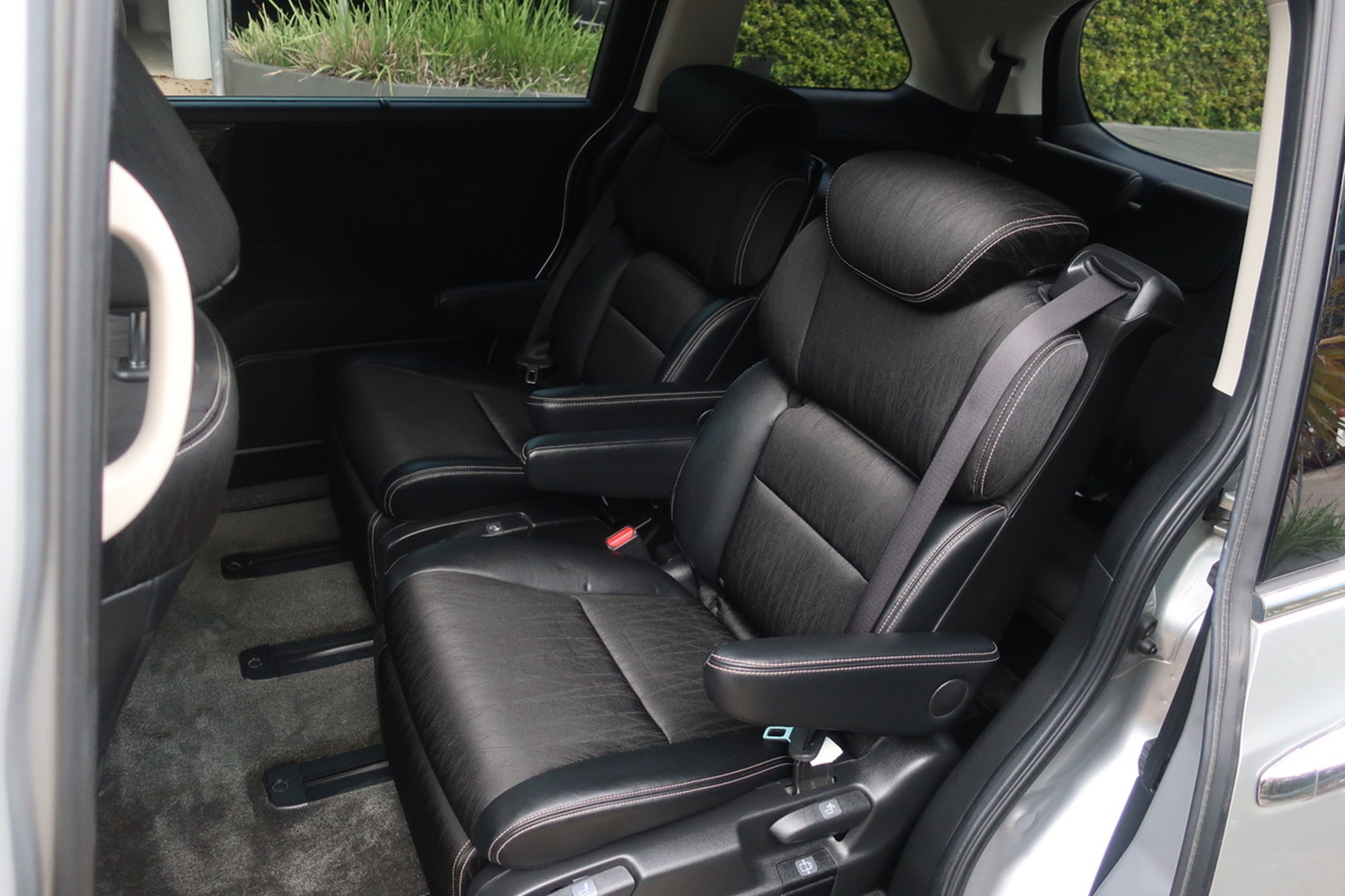 
								Honda Odyssey Hybrid 2016 full									