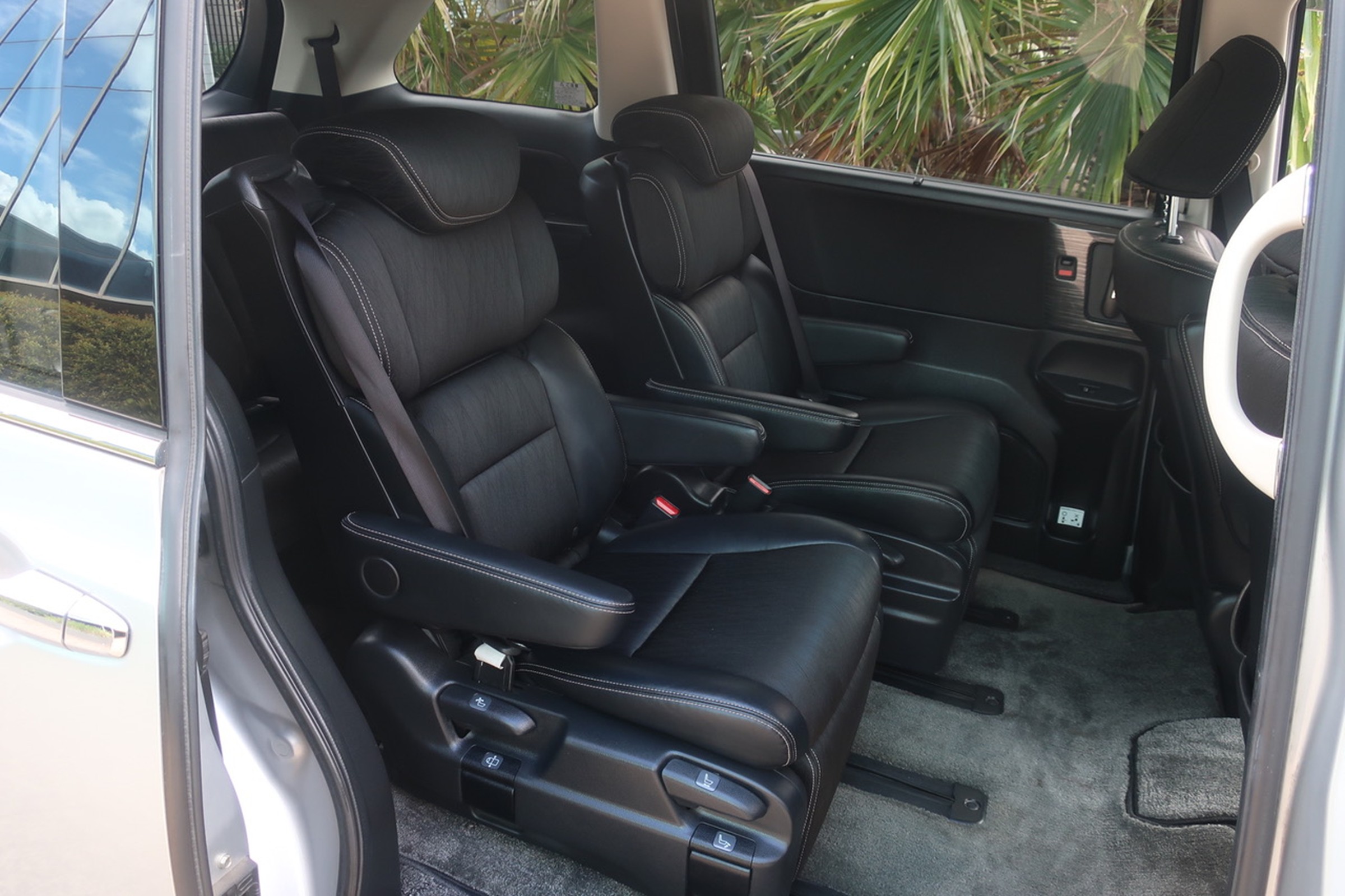 
								Honda Odyssey Hybrid 2016 full									