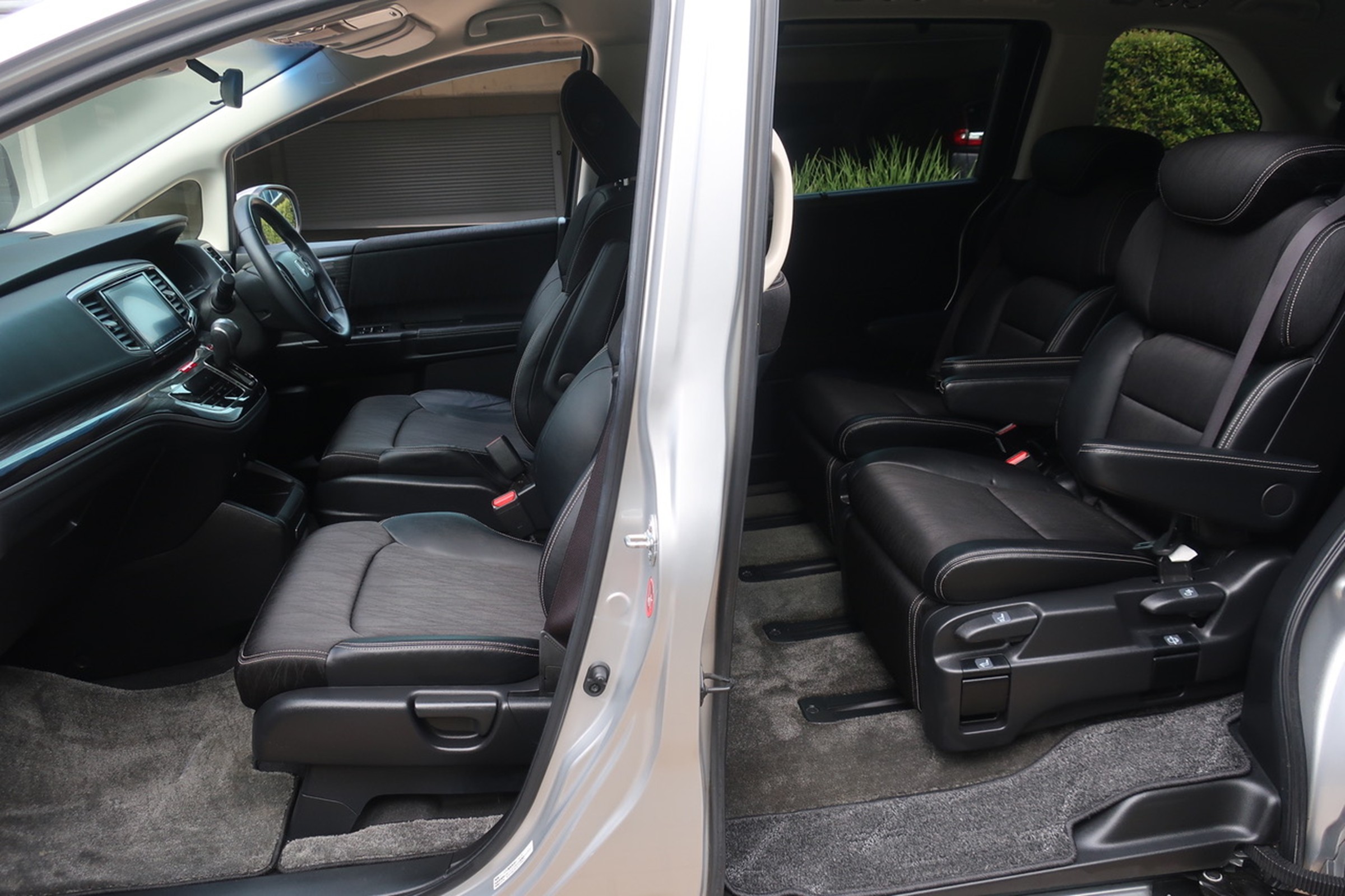 
								Honda Odyssey Hybrid 2016 full									