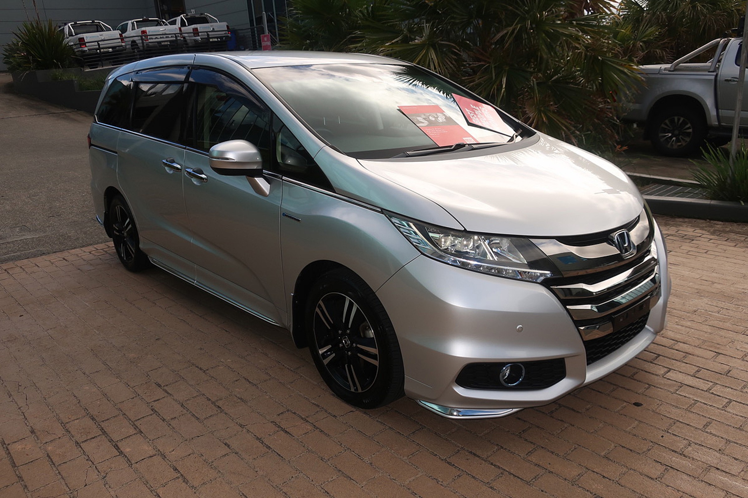 
								Honda Odyssey Hybrid 2016 full									