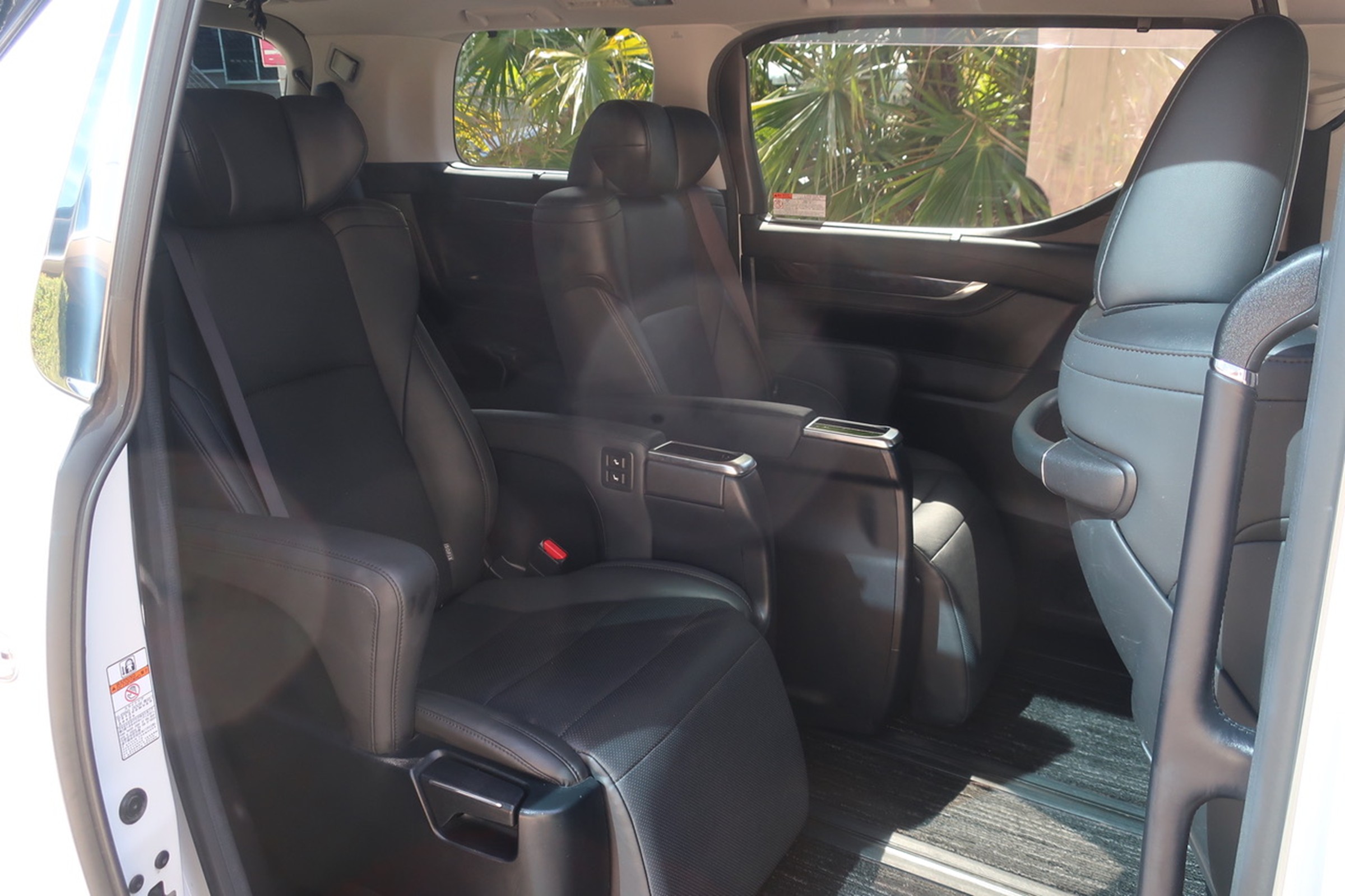 
								Toyota Alphard Gasoline 2.5L Hybrid 2020 full									