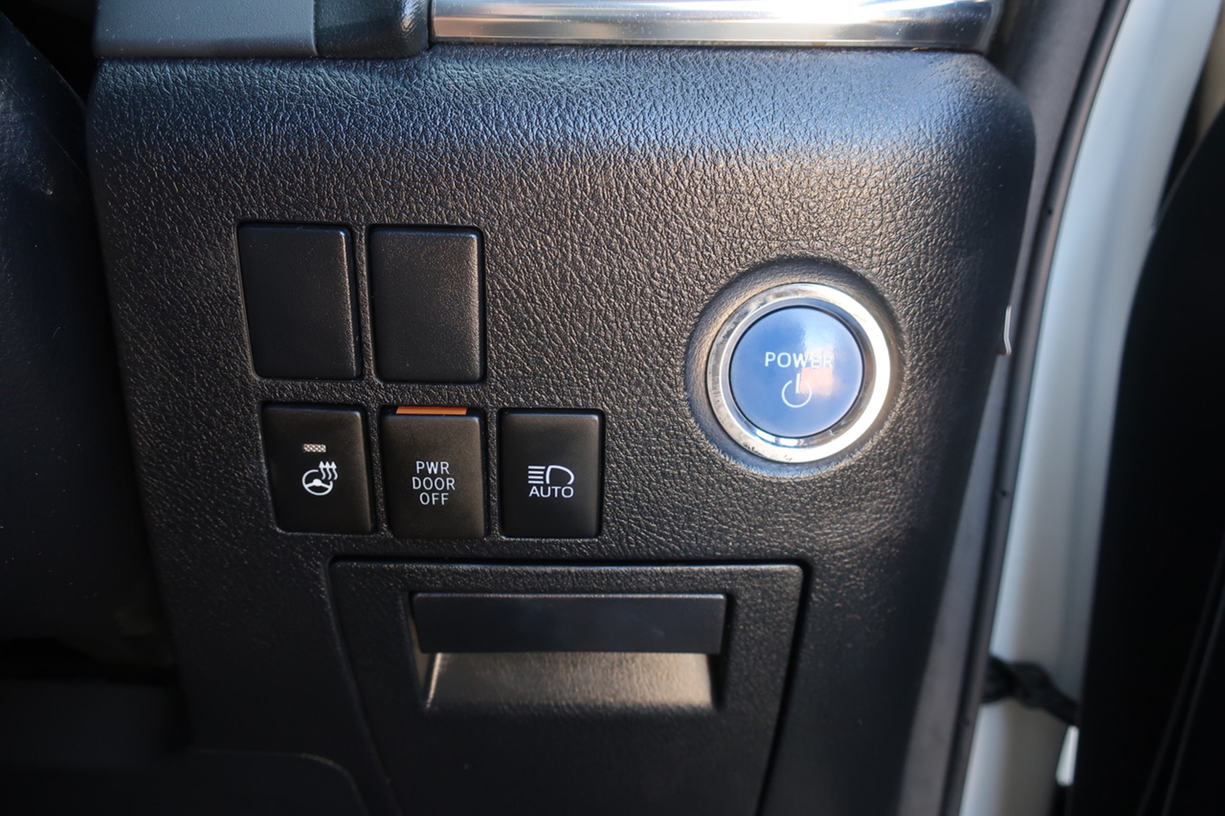 
								Toyota Alphard Gasoline 2.5L Hybrid 2020 full									