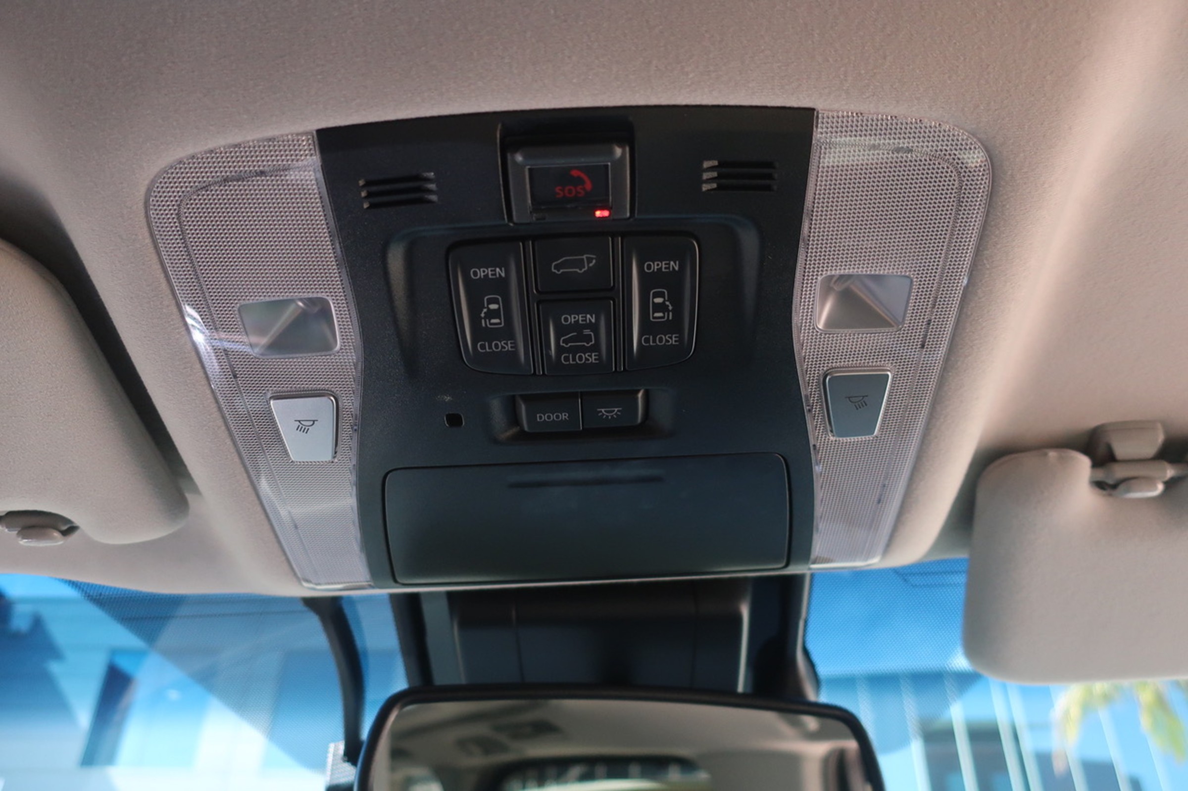 
								Toyota Alphard Gasoline 2.5L Hybrid 2020 full									