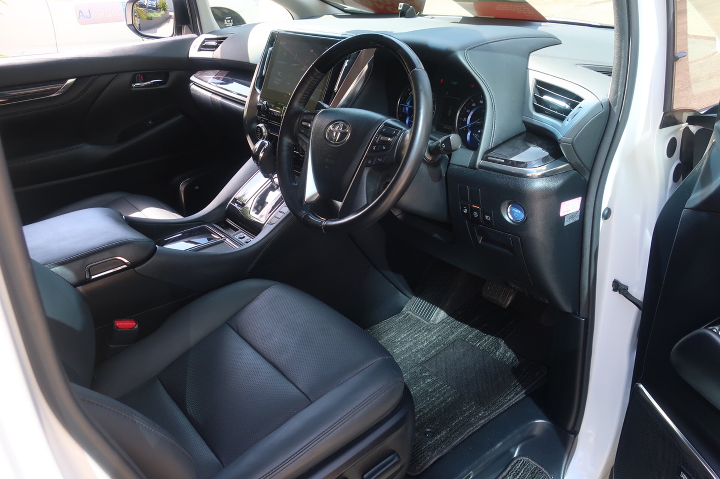 
								Toyota Alphard Gasoline 2.5L Hybrid 2020 full									
