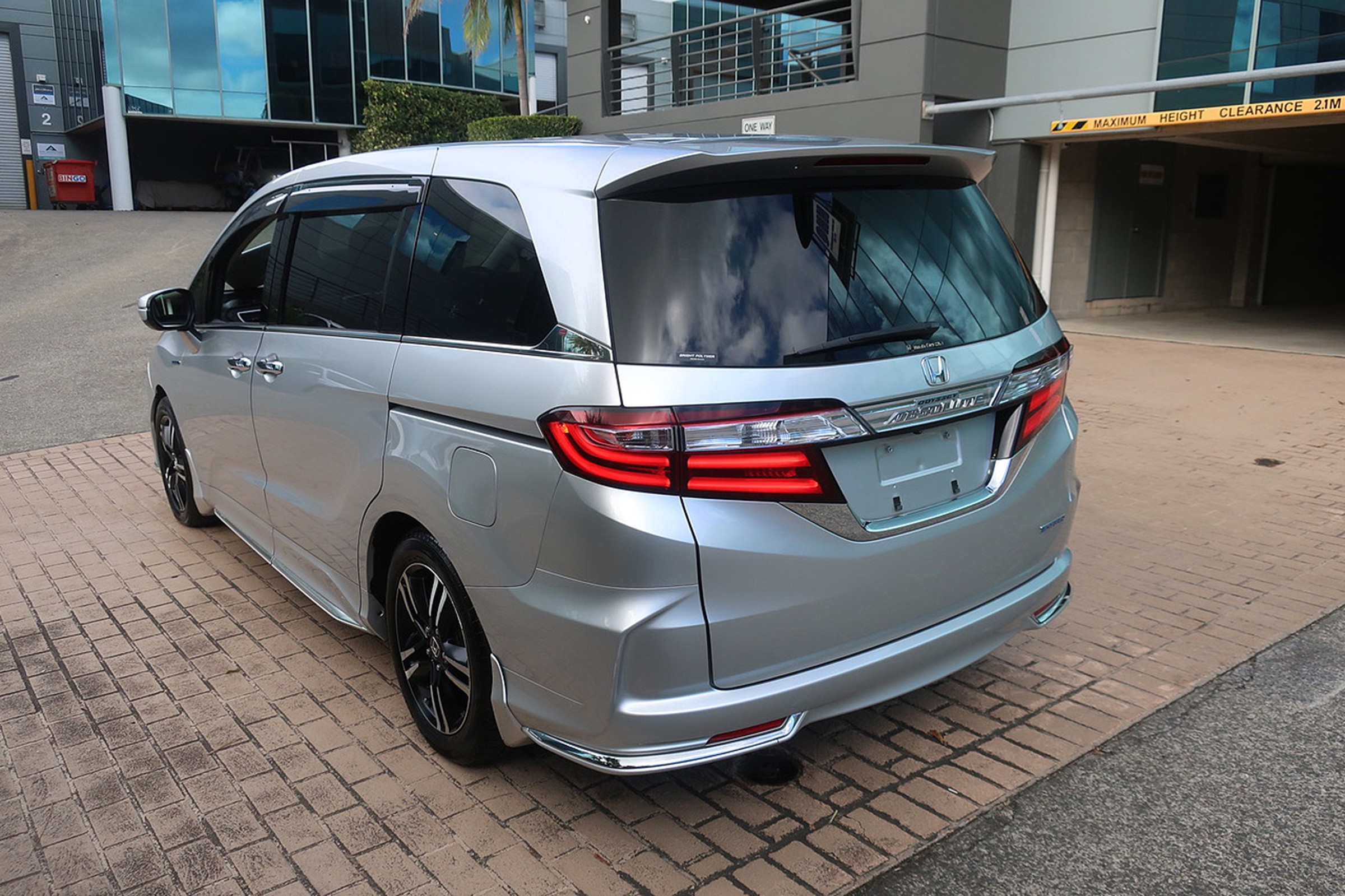 
								Honda Odyssey Hybrid 2016 full									
