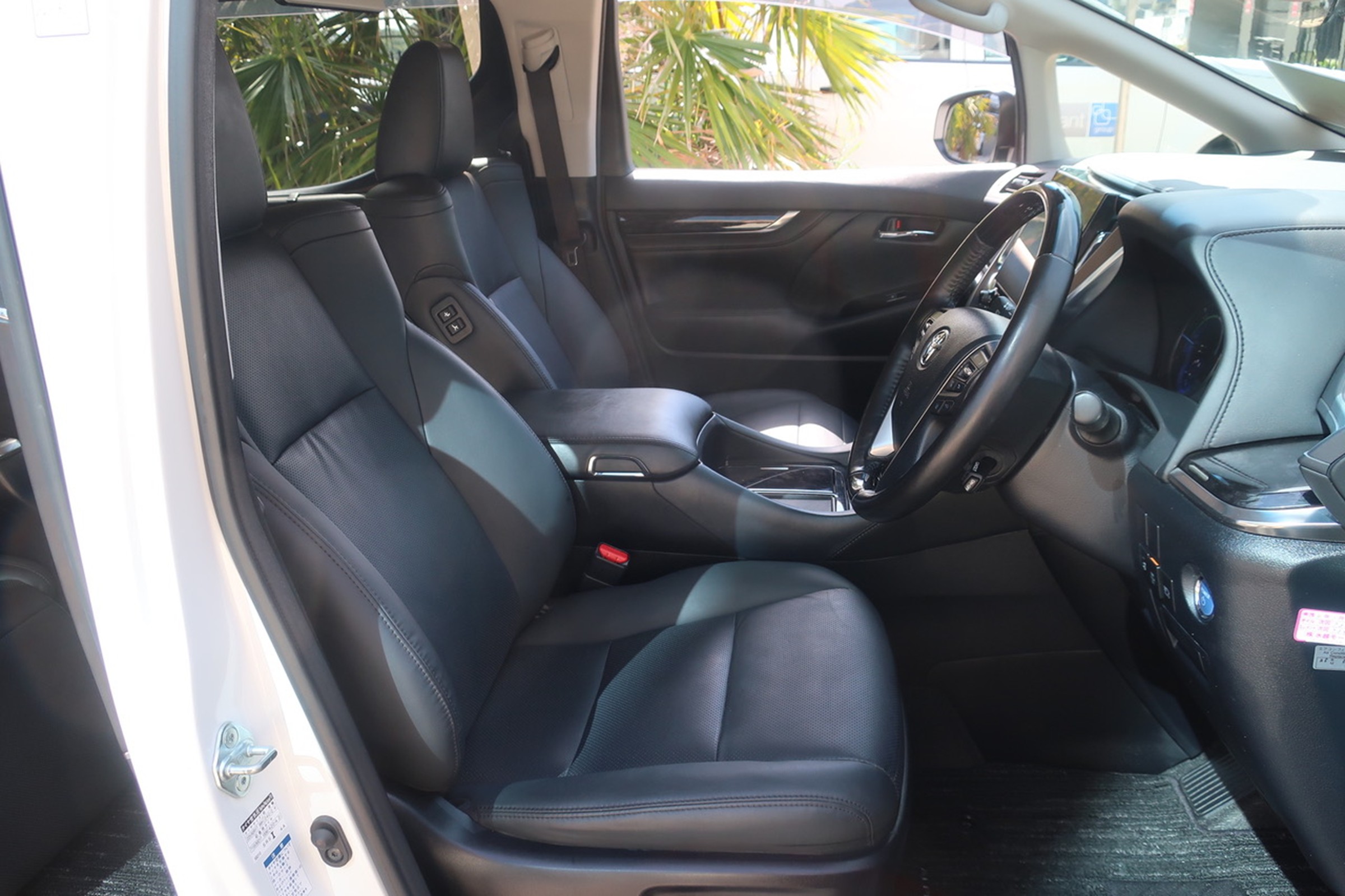 
								Toyota Alphard Gasoline 2.5L Hybrid 2020 full									