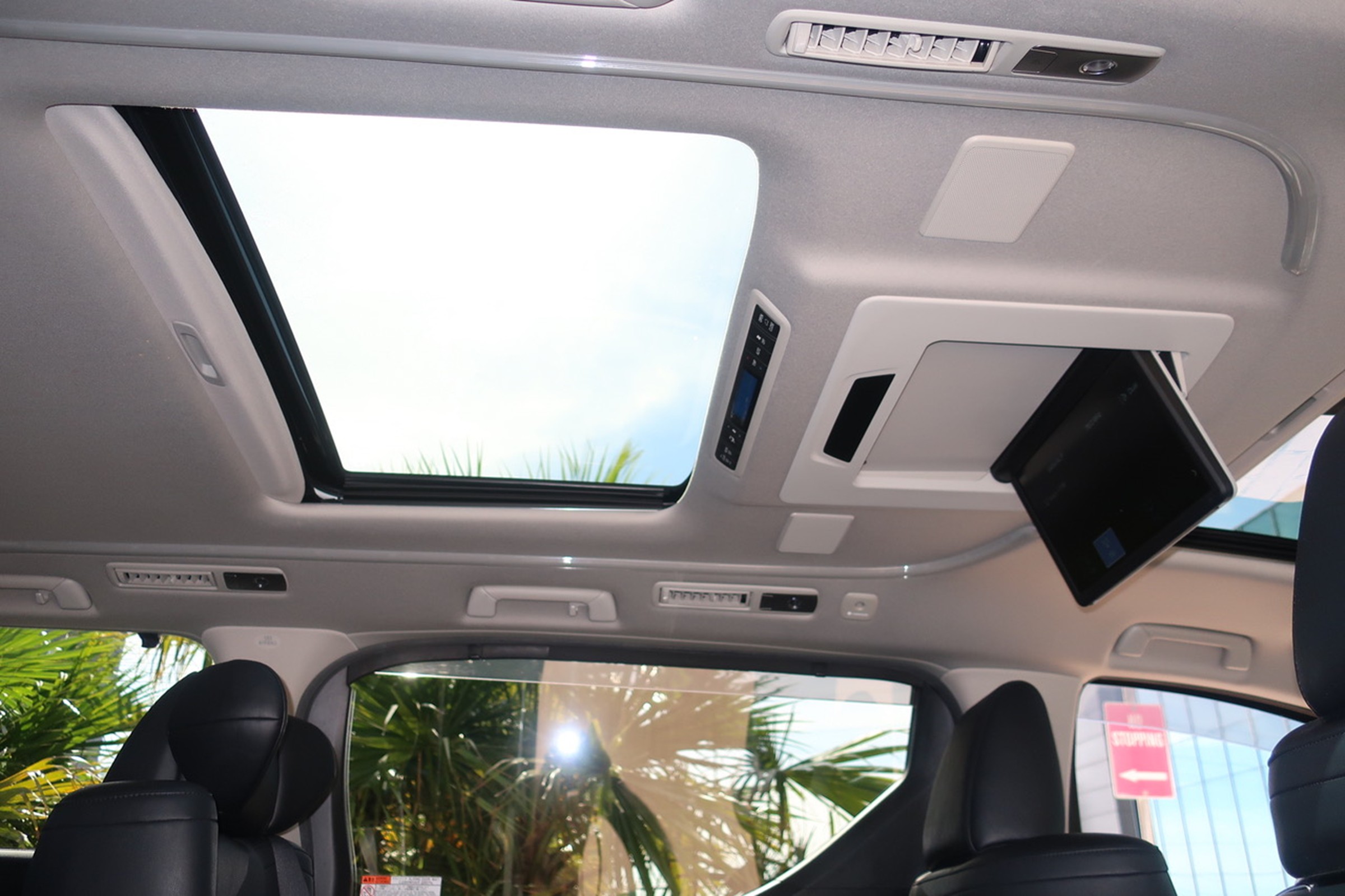 
								Toyota Alphard Gasoline 2.5L Hybrid 2020 full									