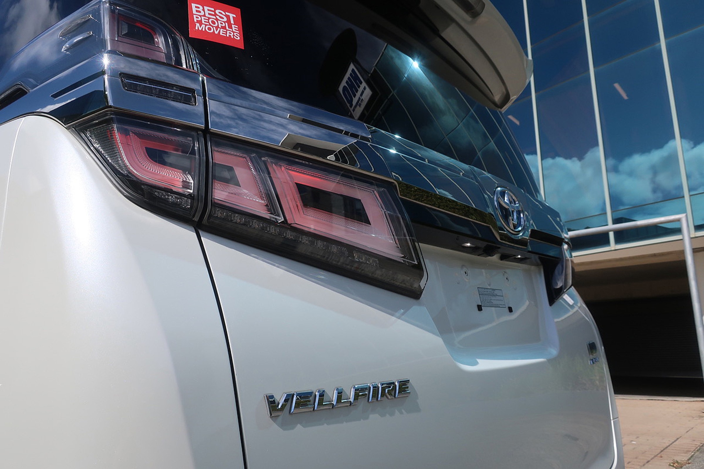 
								Toyota Vellfire Gasoline 2.5L Hybrid 2020 full									