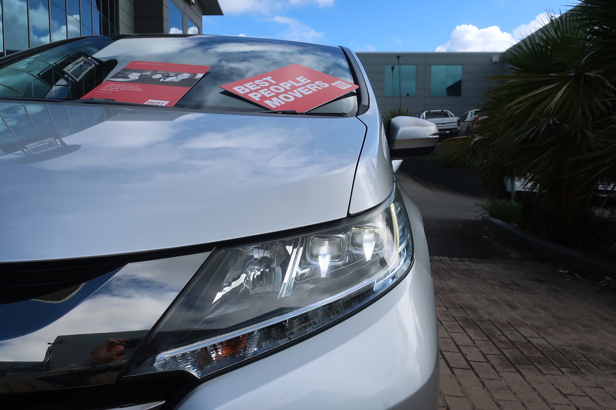 
								Honda Odyssey Hybrid 2016 full									