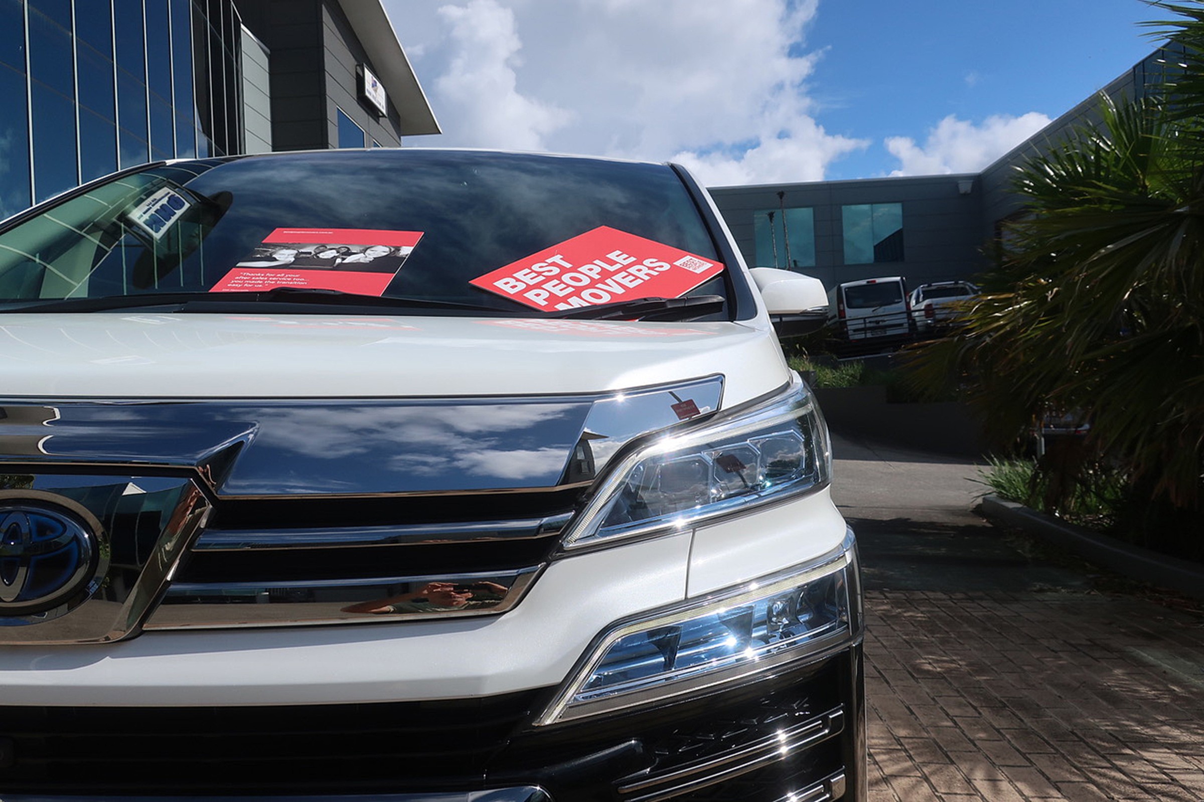 
								Toyota Vellfire Gasoline 2.5L Hybrid 2020 full									