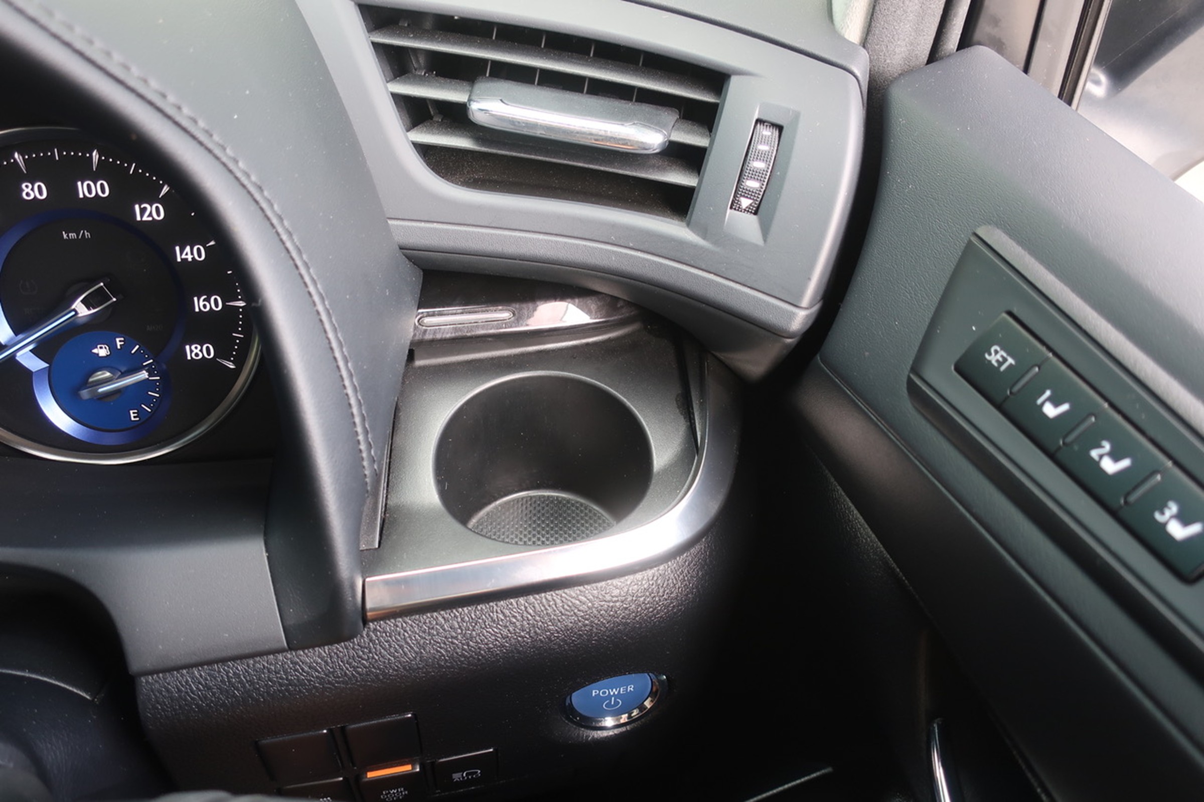 
								Toyota Vellfire Gasoline 2.5L Hybrid 2020 full									