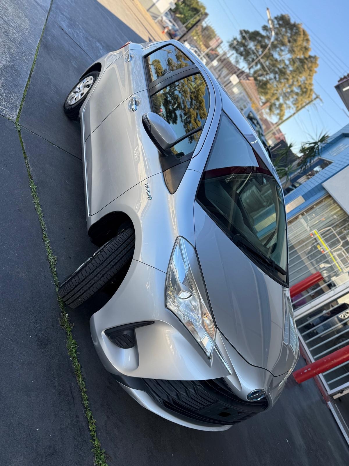 
								Toyota Vitz Hybrid 2018 full									