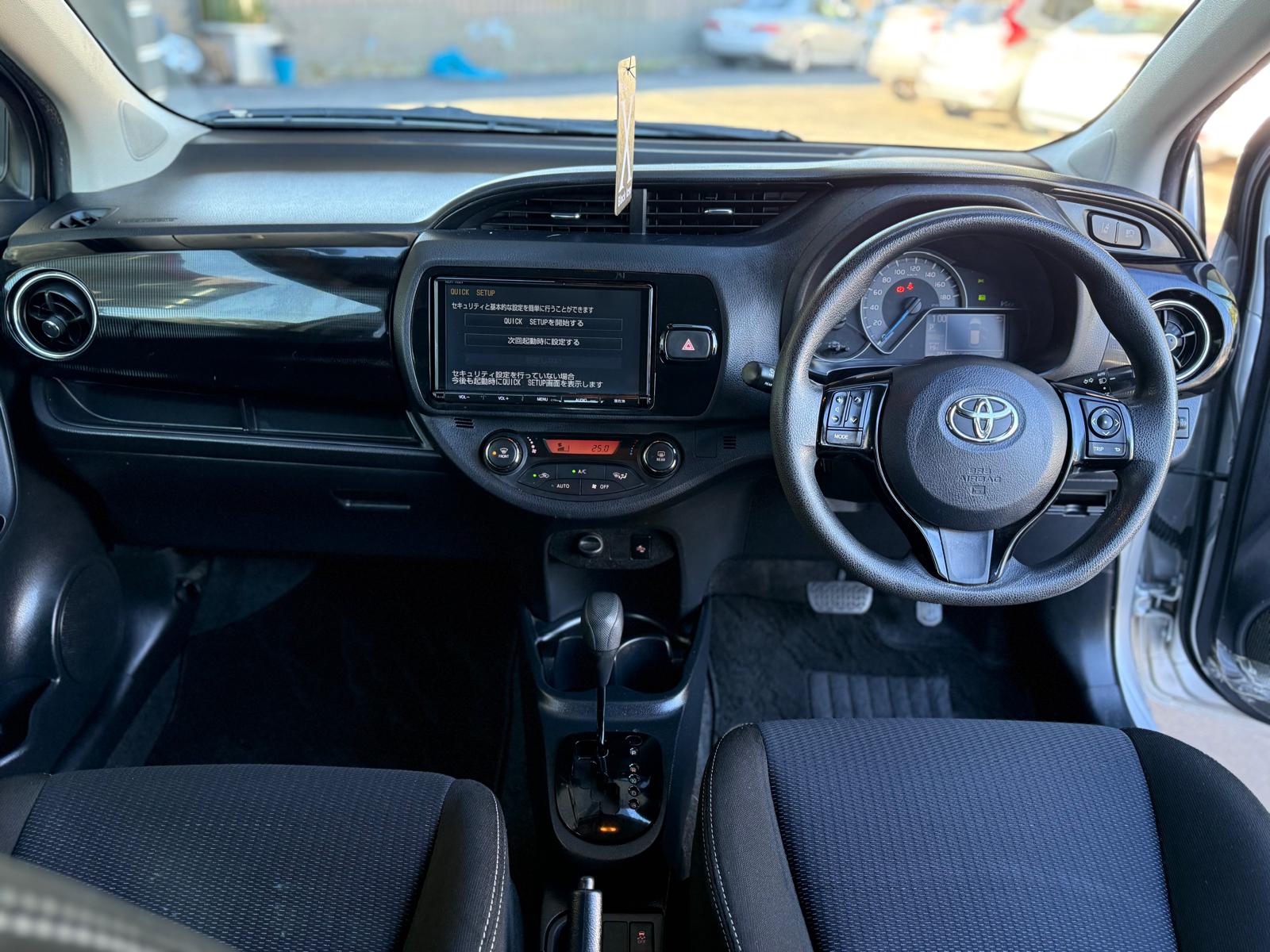 
								Toyota Vitz Hybrid 2018 full									