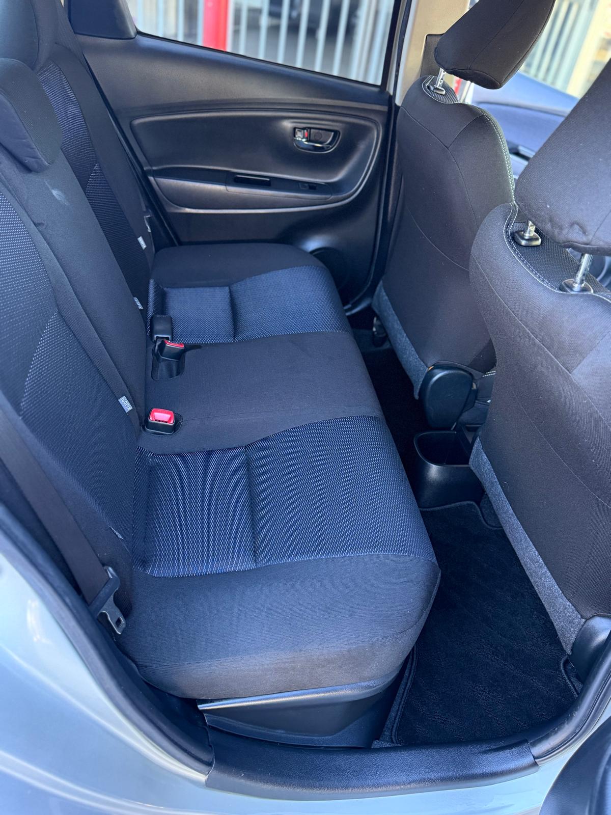 
								Toyota Vitz Hybrid 2018 full									