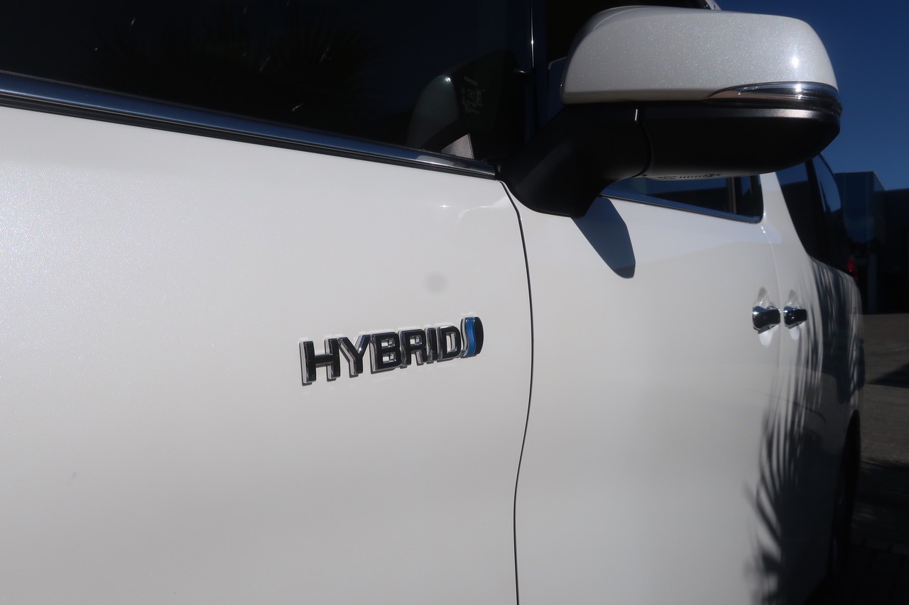
								2020 Toyota Alphard 2.5L Hybrid full									