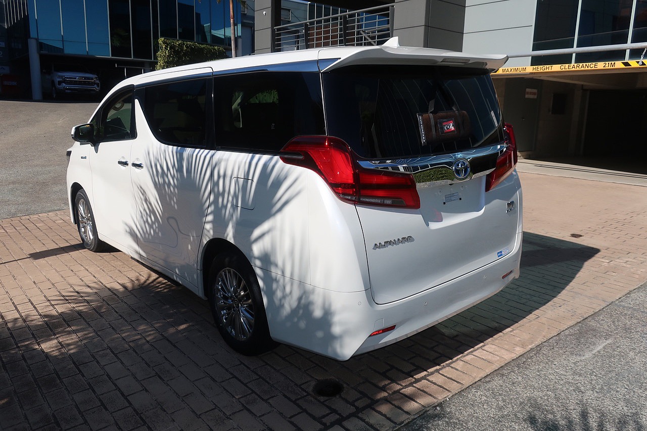 
								2020 Toyota Alphard 2.5L Hybrid full									