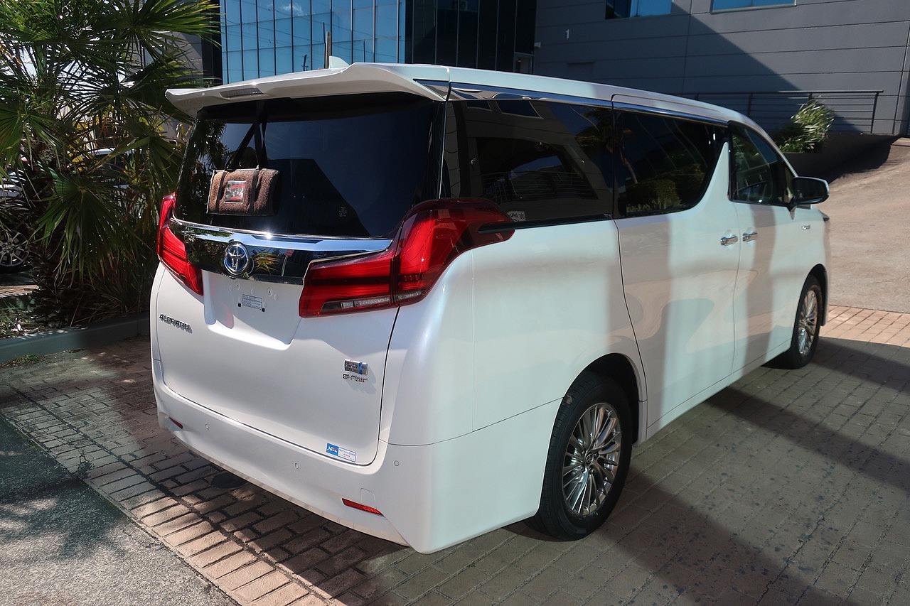 
								2020 Toyota Alphard 2.5L Hybrid full									