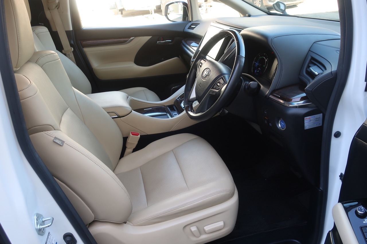 
								2020 Toyota Alphard 2.5L Hybrid full									