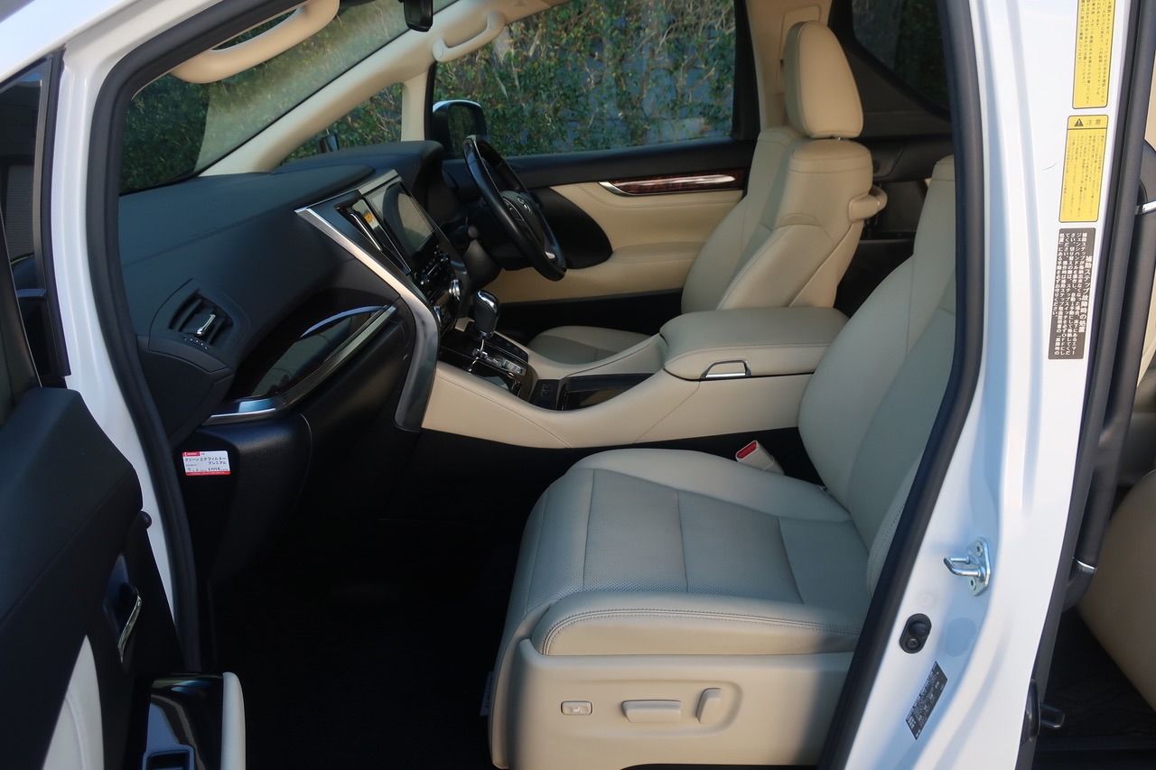 
								2020 Toyota Alphard 2.5L Hybrid full									