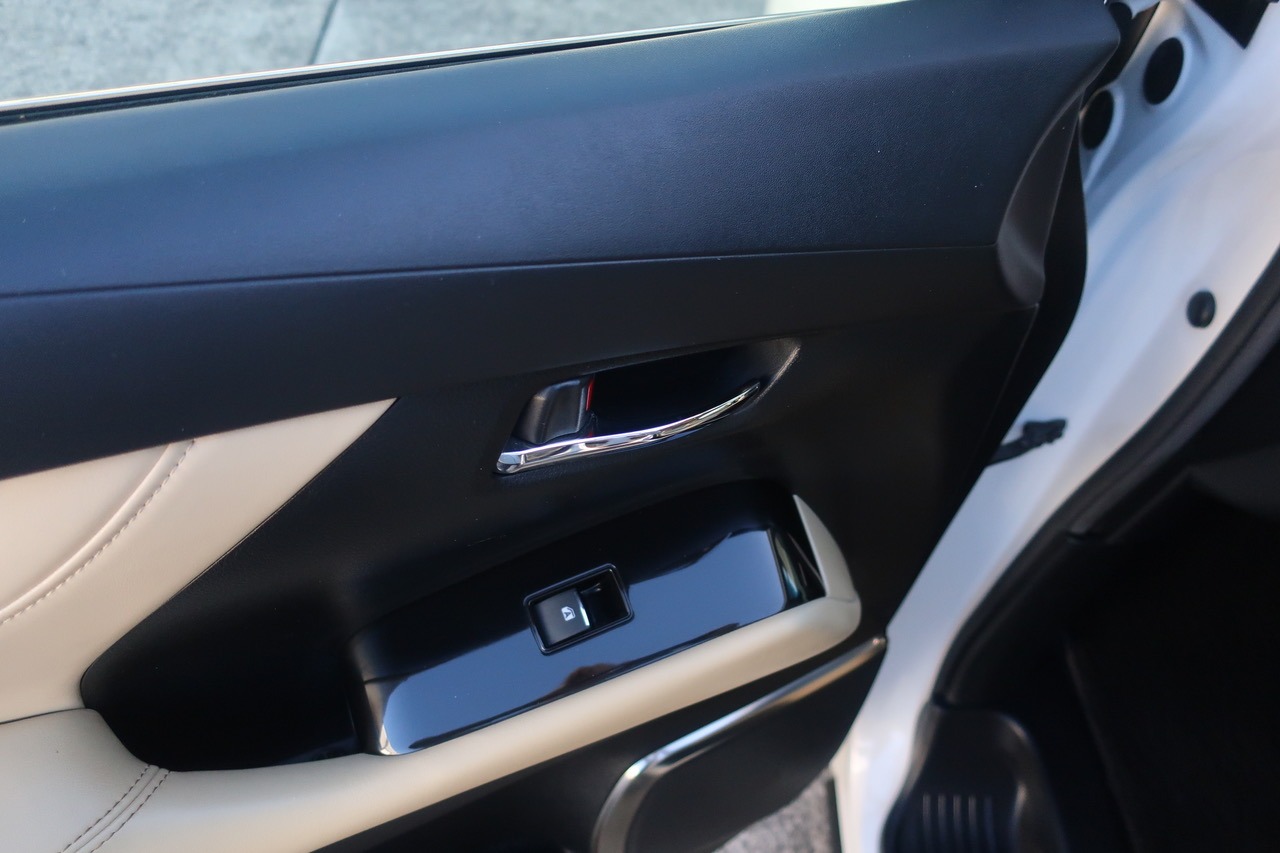 
								2020 Toyota Alphard 2.5L Hybrid full									