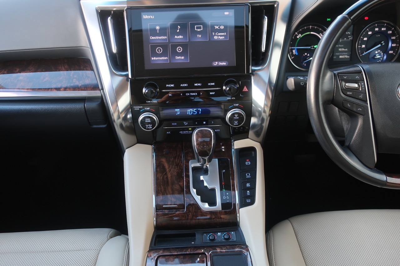
								2020 Toyota Alphard 2.5L Hybrid full									