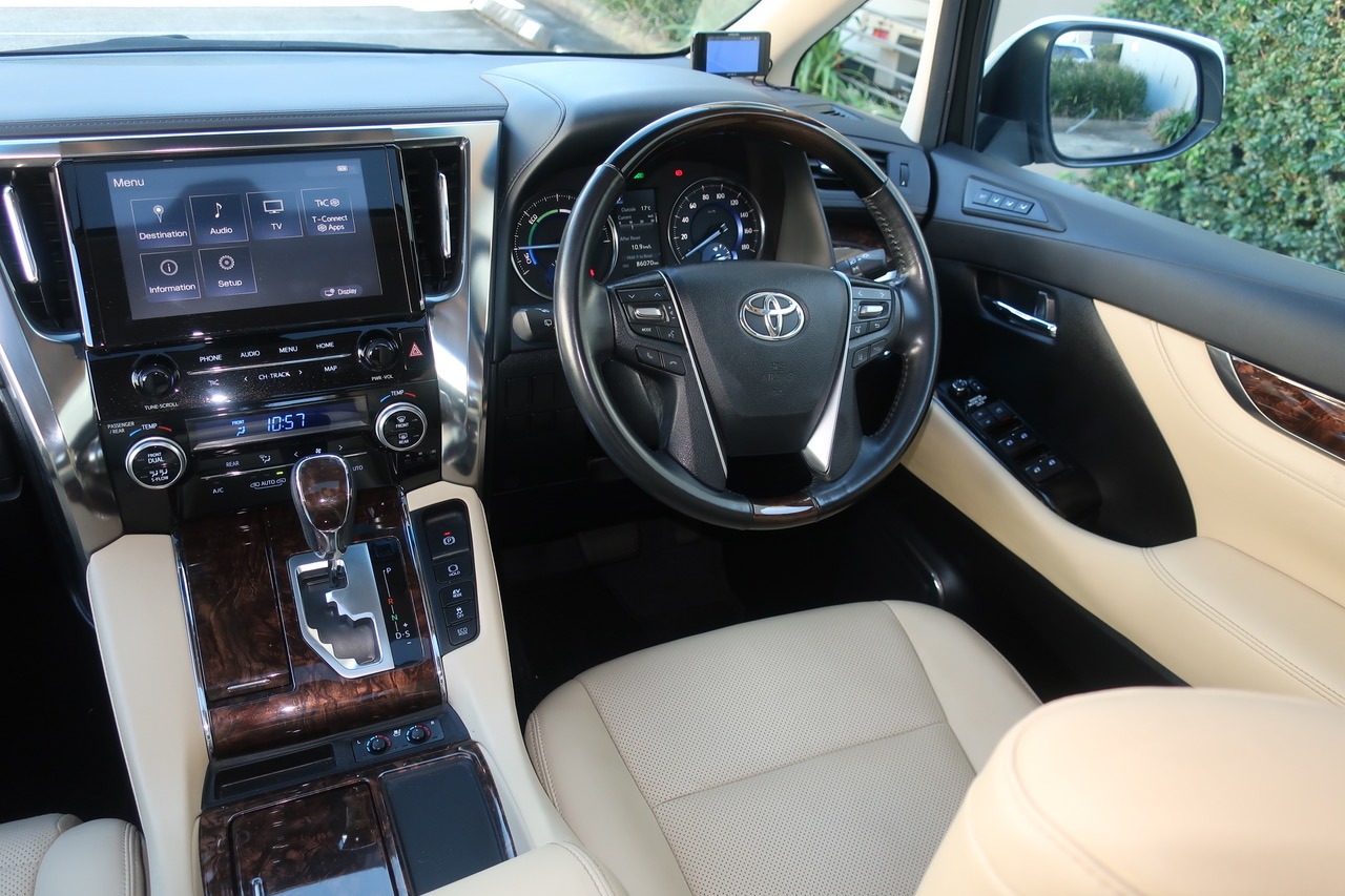 
								2020 Toyota Alphard 2.5L Hybrid full									