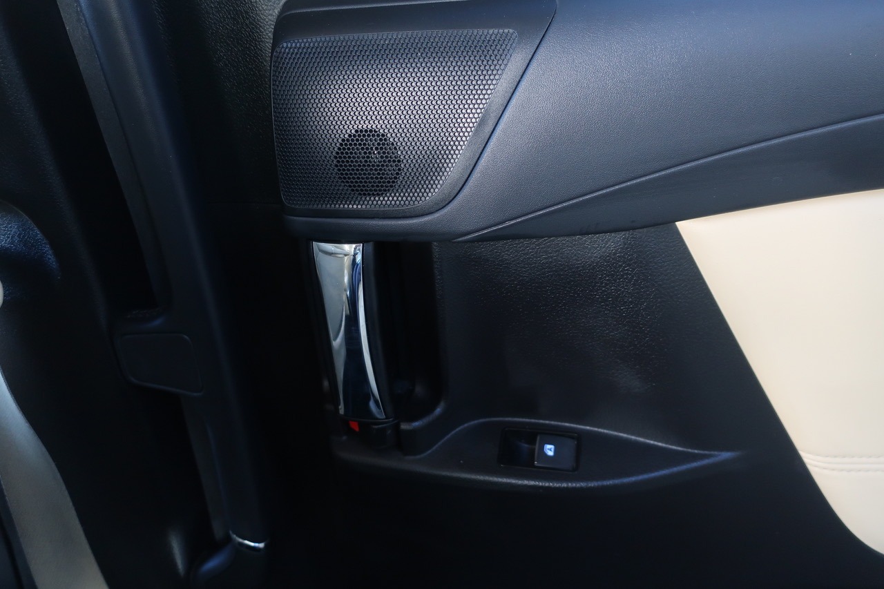 
								2020 Toyota Alphard 2.5L Hybrid full									