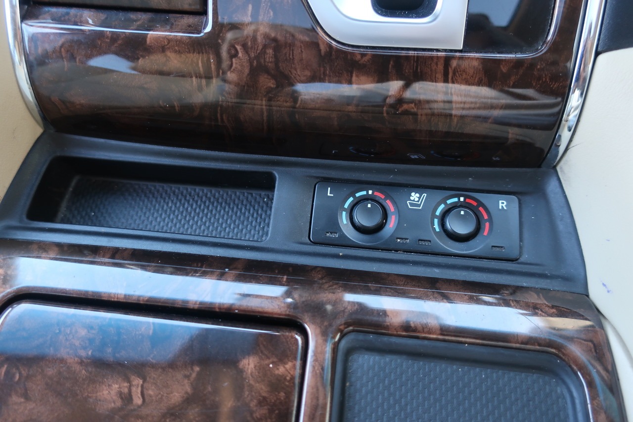 
								2020 Toyota Alphard 2.5L Hybrid full									