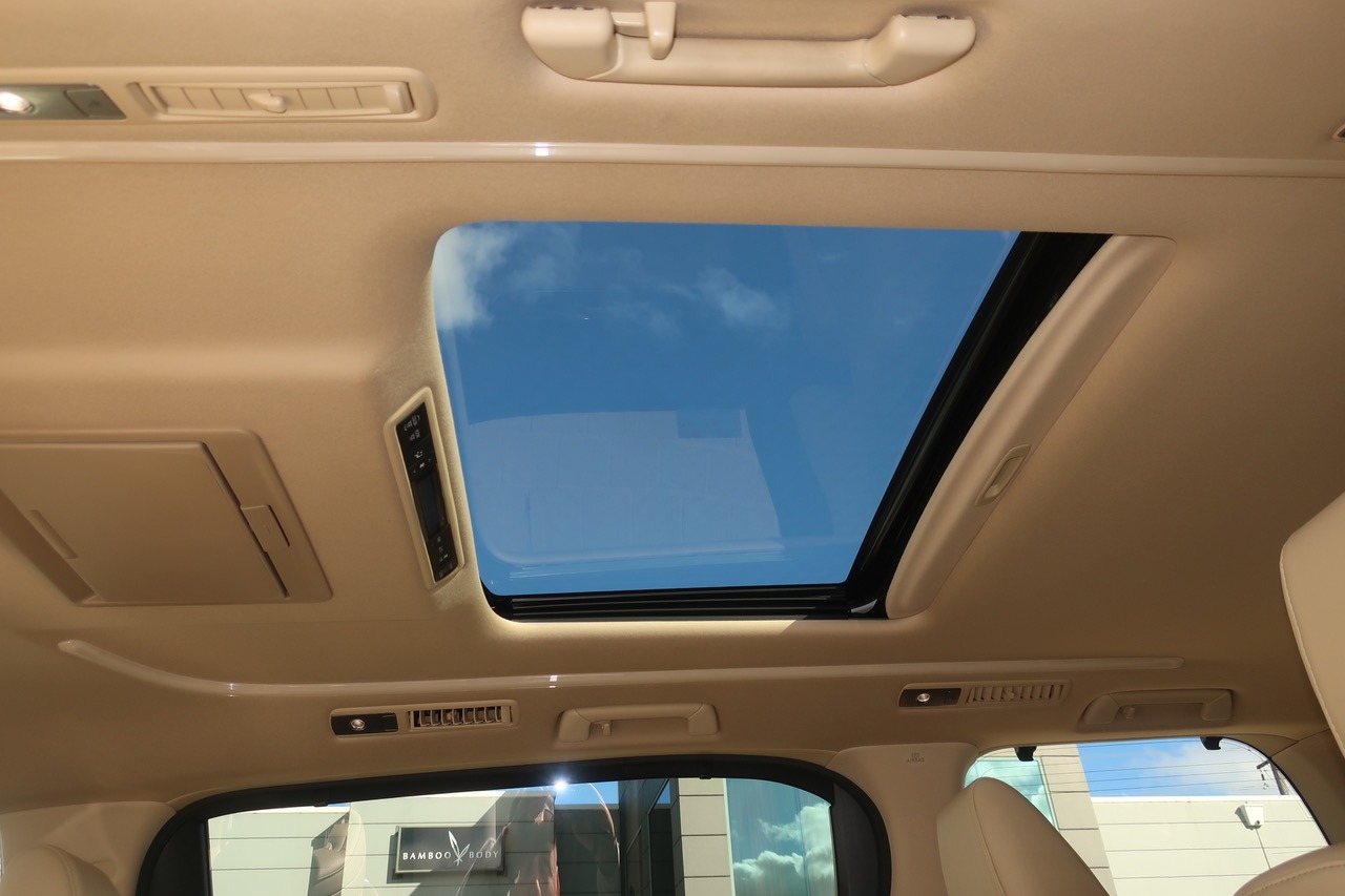 
								2020 Toyota Alphard 2.5L Hybrid full									