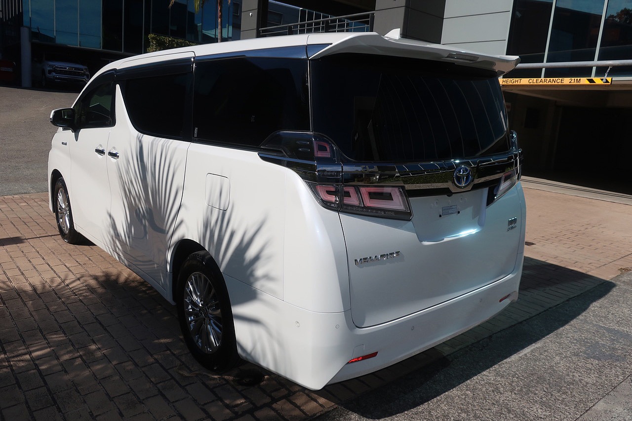 
								2020 Toyota Vellfire Hybrid full									