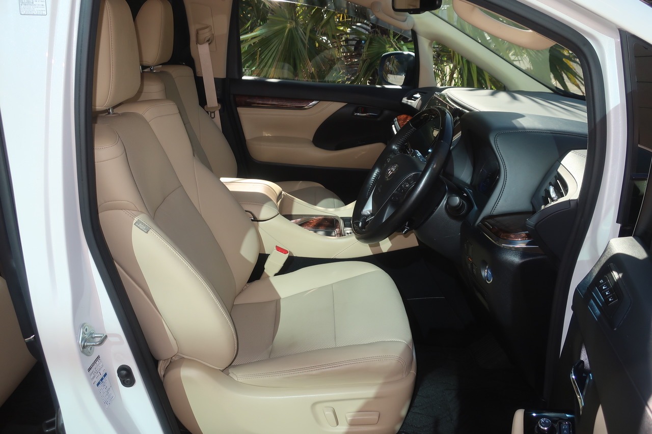 
								2020 Toyota Vellfire Hybrid full									
