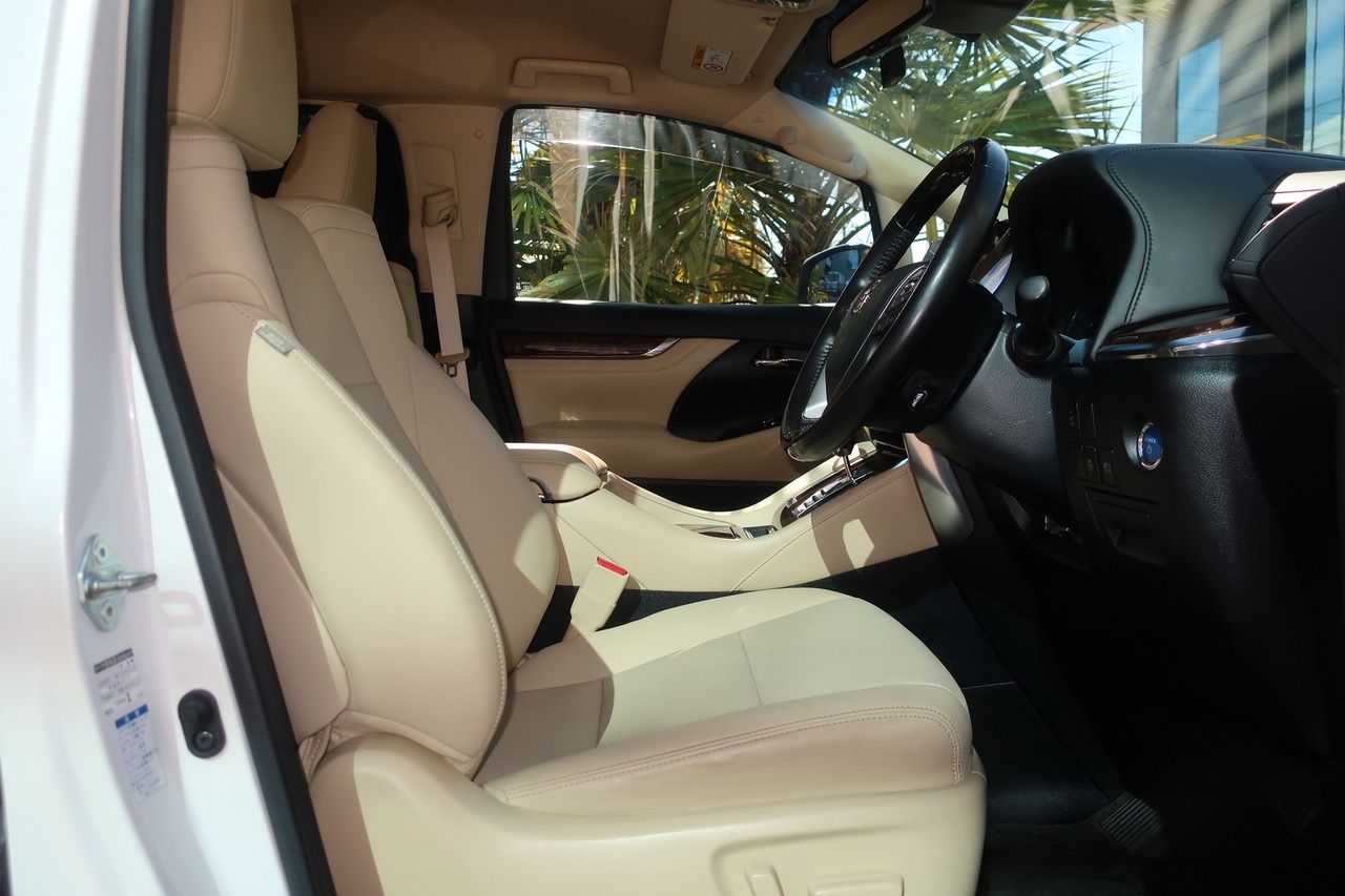 
								2020 Toyota Vellfire Hybrid full									