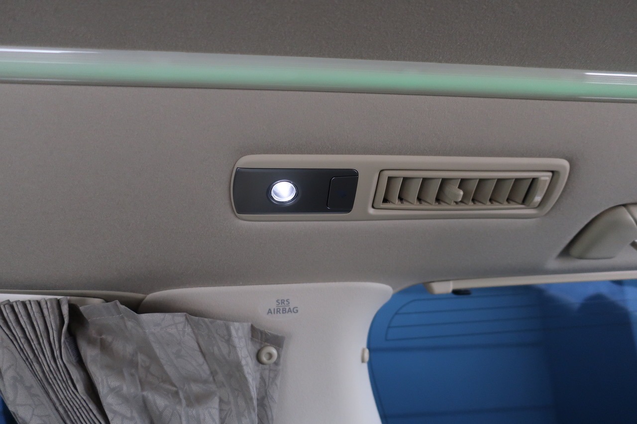 
								2020 Toyota Vellfire Hybrid full									